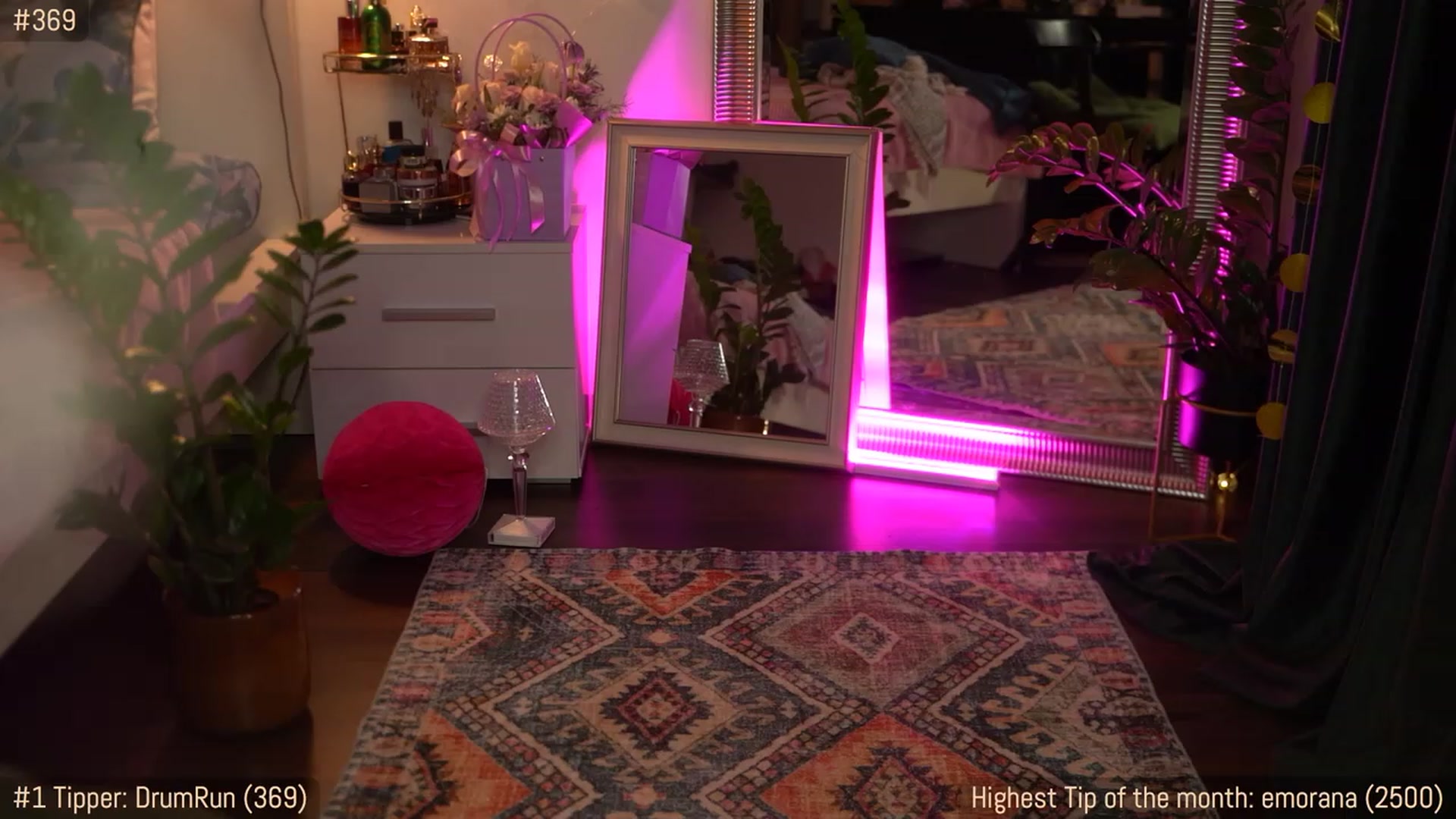 Gallery image thumbnail from Jade_Grail69's myfreecams stream on, 04/12/2023, 19:15 image 19 of 20