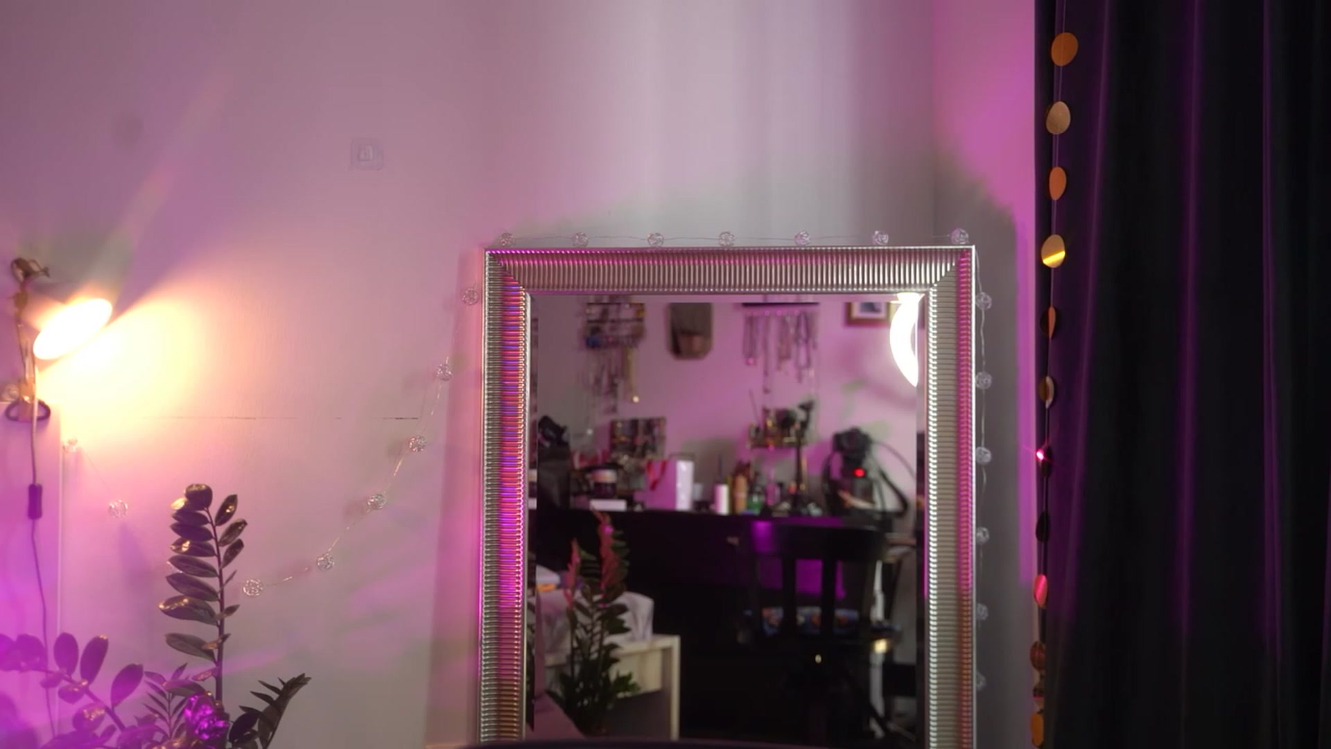 Gallery image thumbnail from Jade_Grail69's myfreecams stream on, 05/06/2023, 12:07 image 17 of 20
