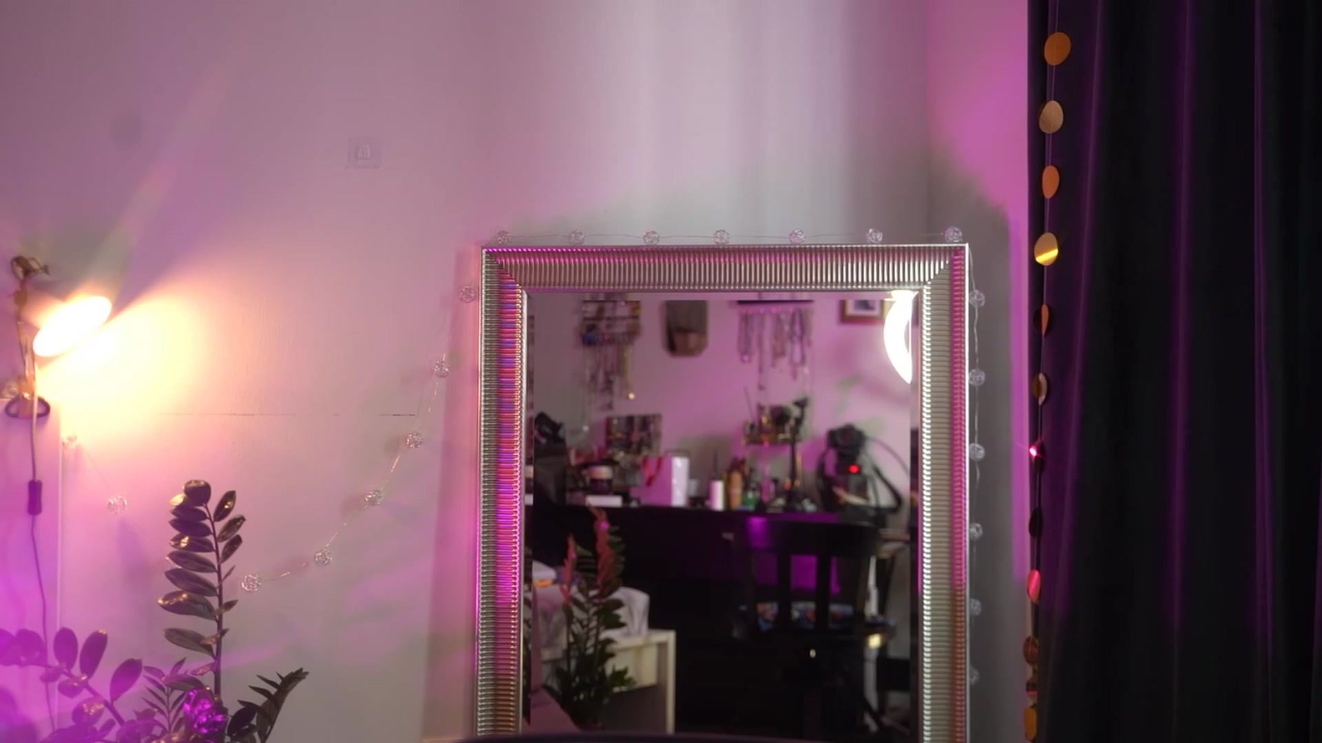 Gallery image thumbnail from Jade_Grail69's myfreecams stream on, 05/06/2023, 12:07 image 20 of 20