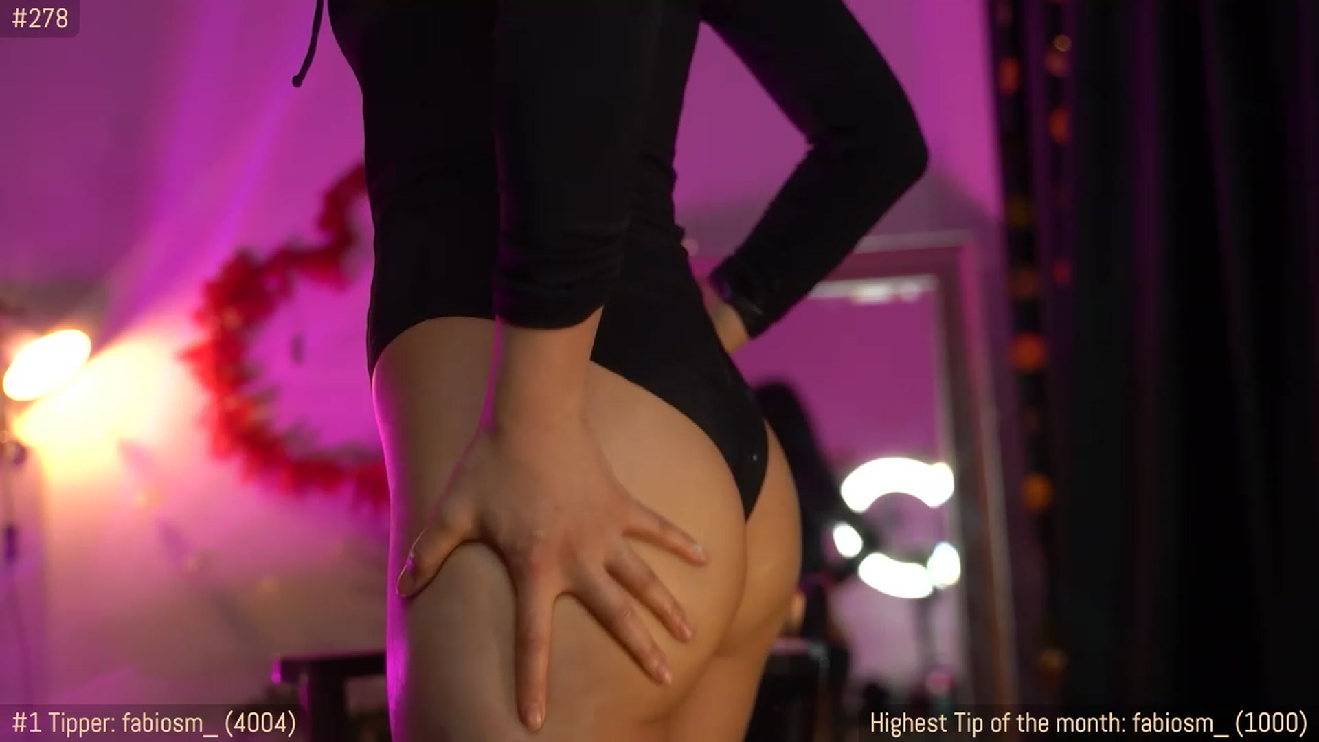 Gallery image thumbnail from Jade_Grail69's myfreecams stream on, 05/13/2023, 20:20 image 9 of 20