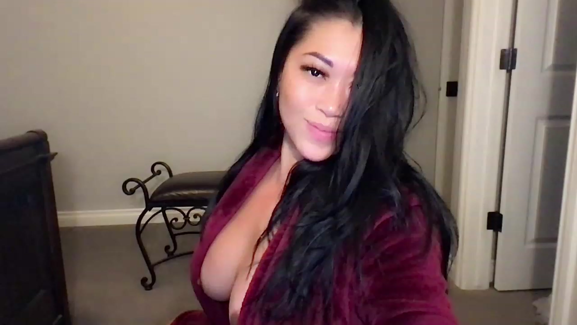 Gallery image thumbnail from Jade_Lee's myfreecams stream on, 12/03/2022, 04:36 image 10 of 20