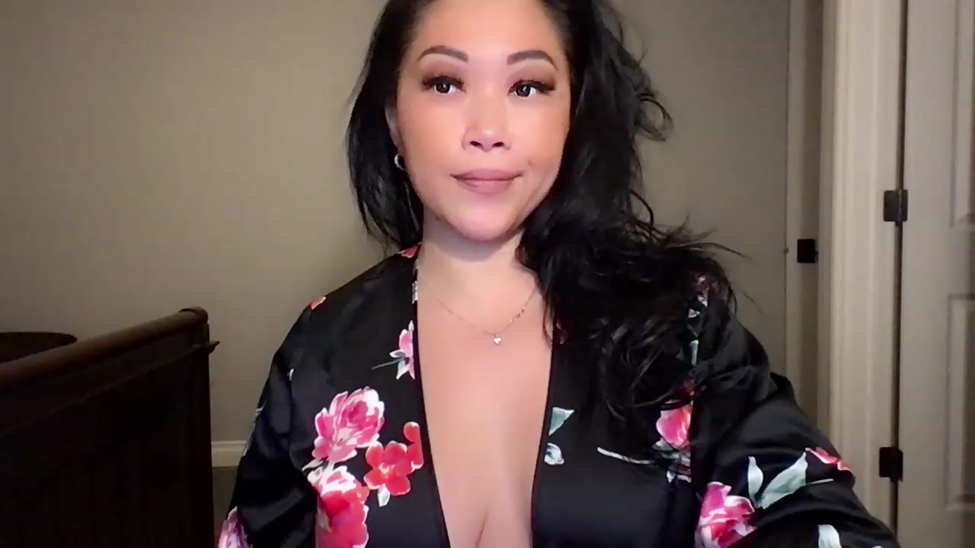 Gallery image thumbnail from Jade_Lee's myfreecams stream on, 12/10/2022, 04:35 image 1 of 20