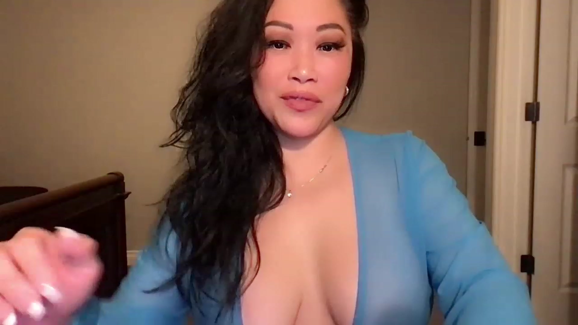 Gallery image thumbnail from Jade_Lee's myfreecams stream on, 12/11/2022, 02:36 image 5 of 20