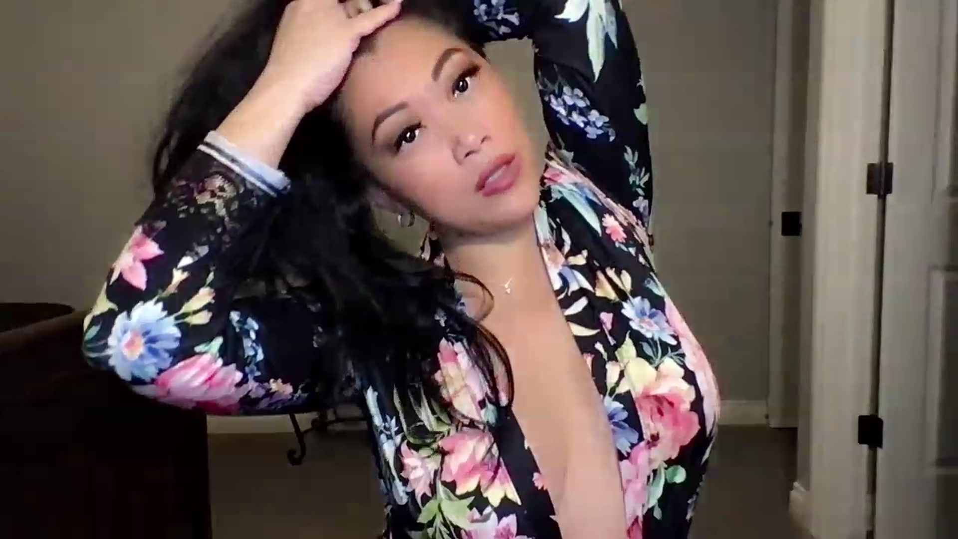 Gallery image thumbnail from Jade_Lee's myfreecams stream on, 12/22/2022, 05:12 image 8 of 20