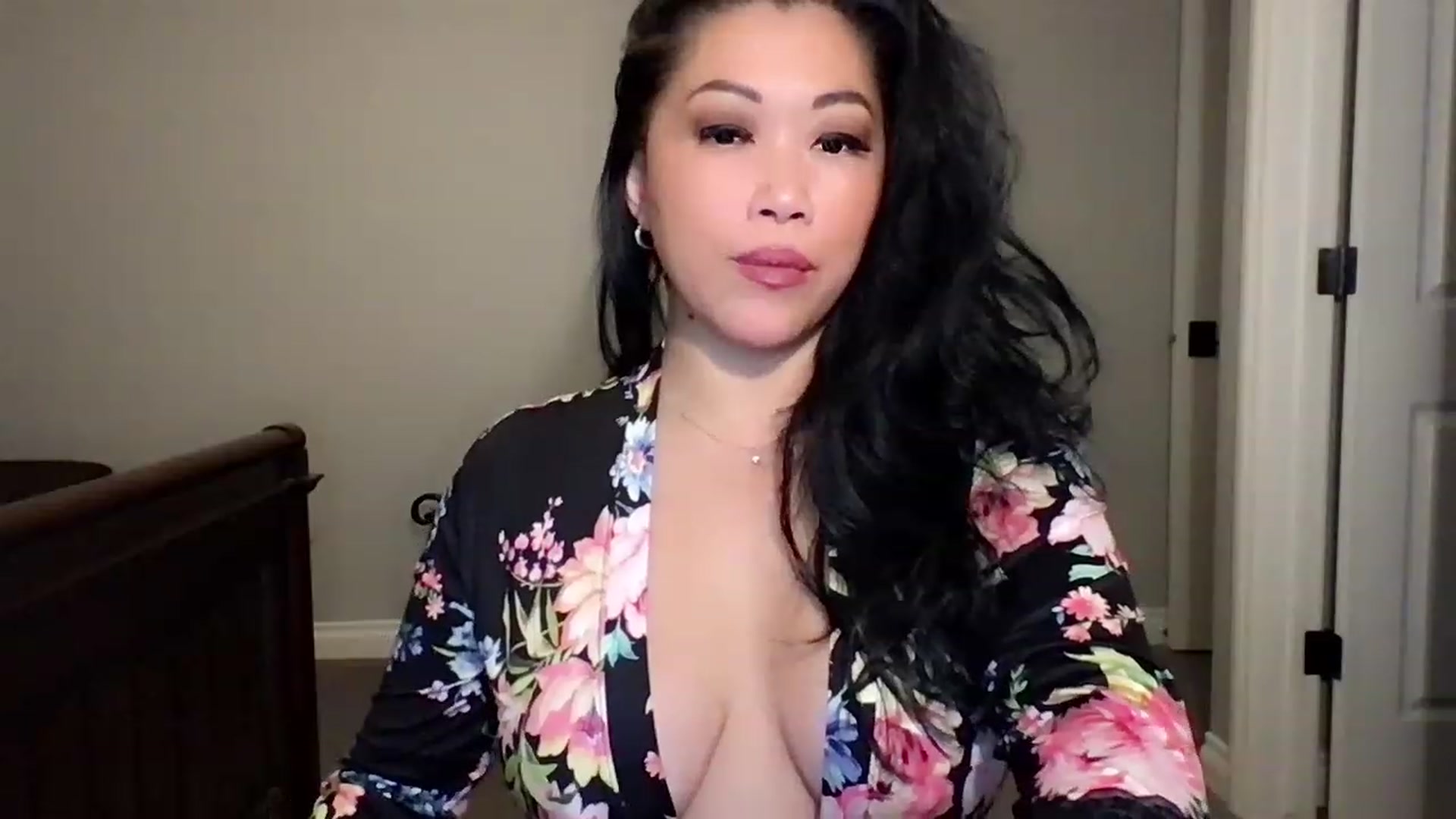 Gallery image thumbnail from Jade_Lee's myfreecams stream on, 12/22/2022, 05:12 image 9 of 20