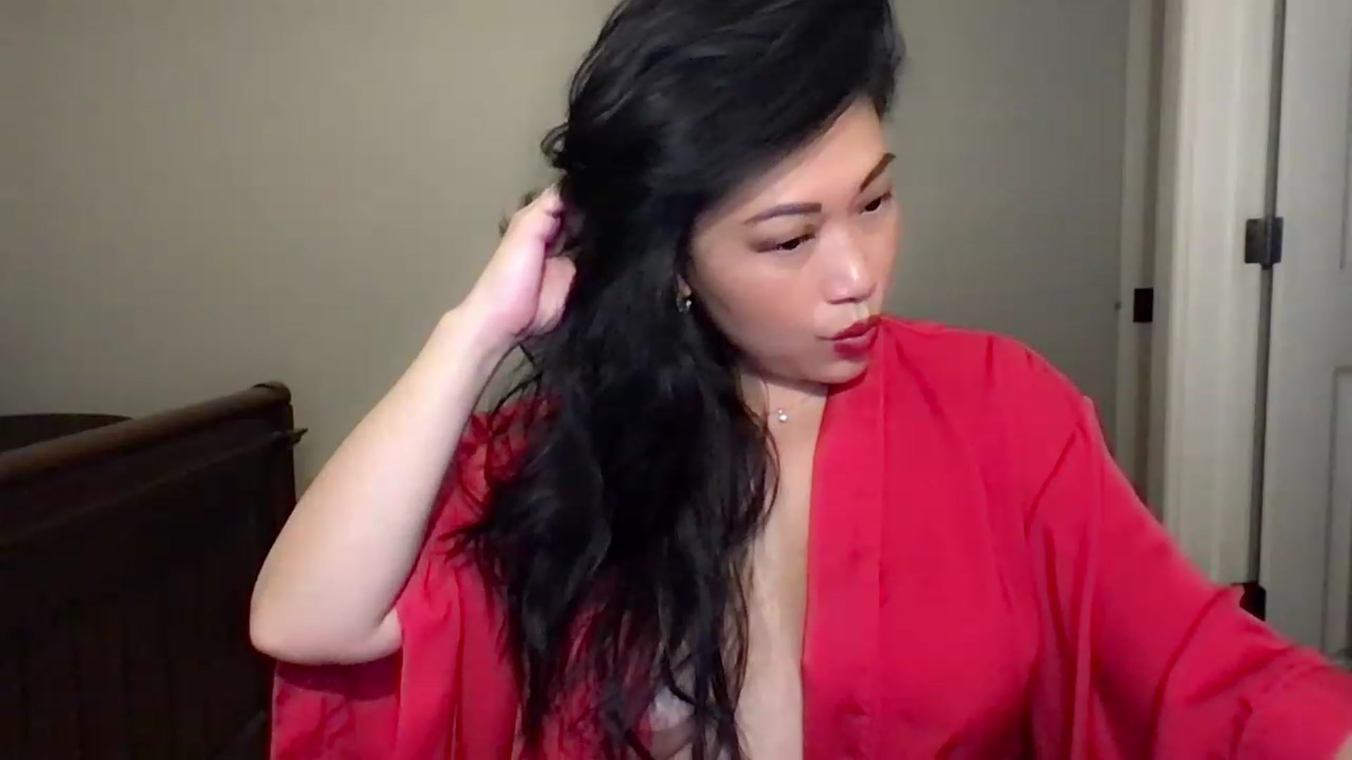 Gallery image thumbnail from Jade_Lee's myfreecams stream on, 12/25/2022, 02:25 image 17 of 20