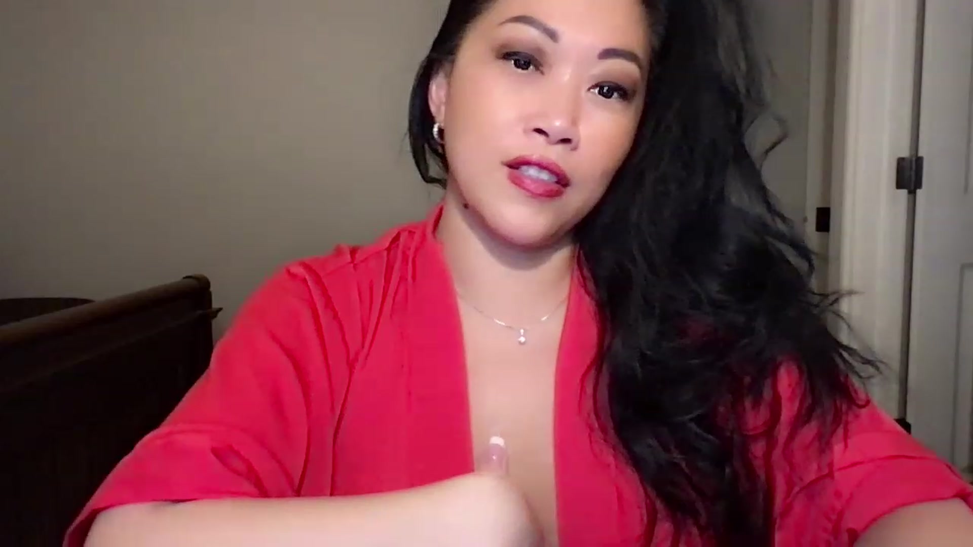 Gallery image thumbnail from Jade_Lee's myfreecams stream on, 12/25/2022, 02:25 image 18 of 20