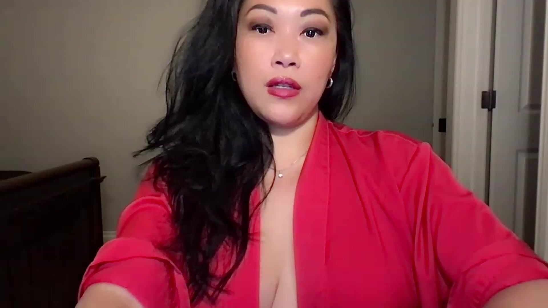 Gallery image thumbnail from Jade_Lee's myfreecams stream on, 12/25/2022, 02:25 image 20 of 20