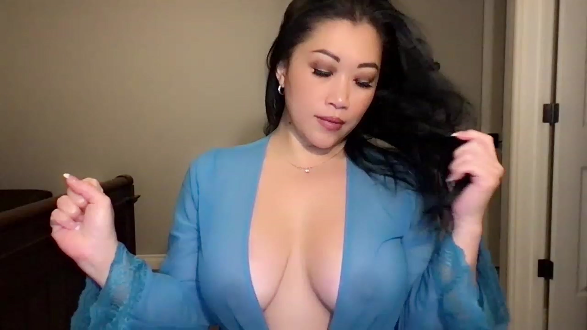 Gallery image thumbnail from Jade_Lee's myfreecams stream on, 01/02/2023, 03:15 image 2 of 20