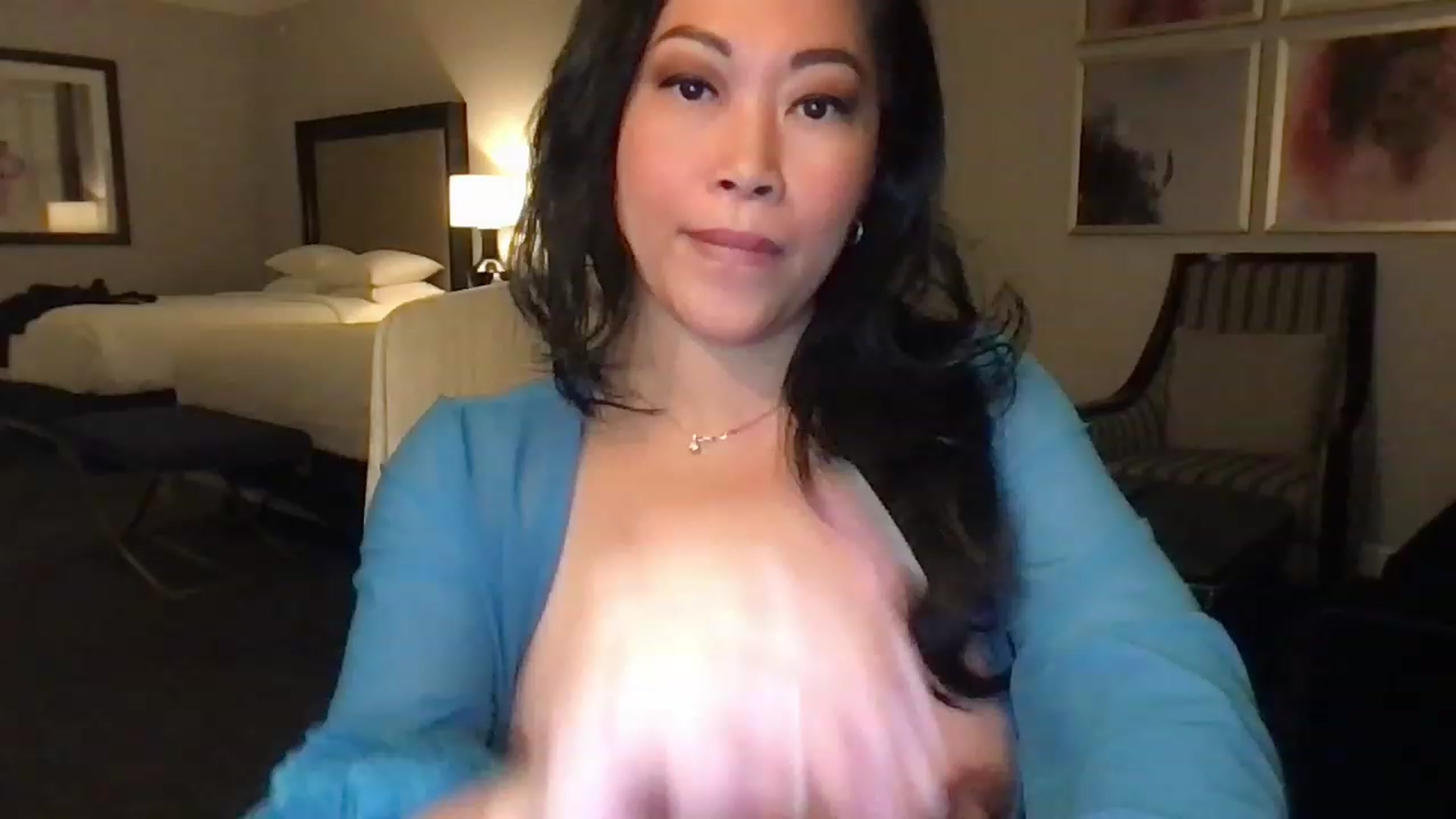 Gallery image thumbnail from Jade_Lee's myfreecams stream on, 01/06/2023, 02:54 image 16 of 20