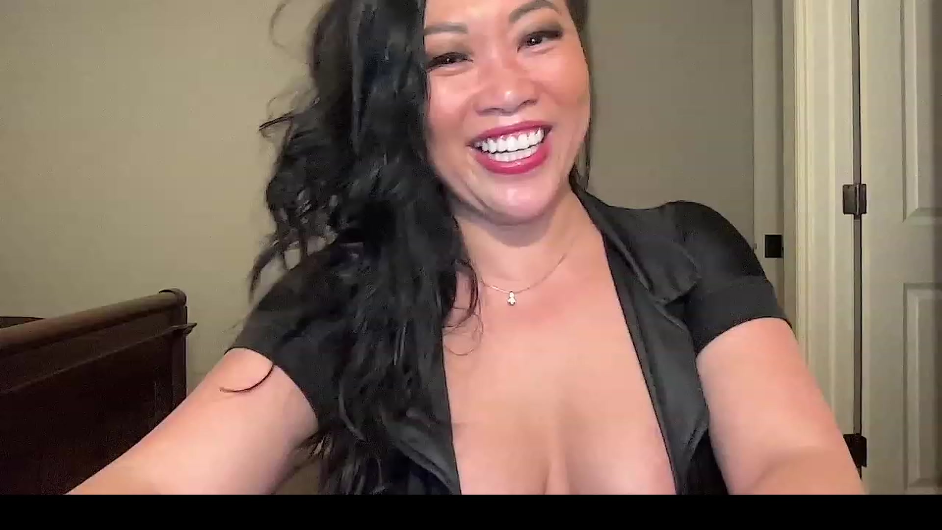 Gallery image thumbnail from Jade_Lee's myfreecams stream on, 03/01/2023, 03:13 image 3 of 20