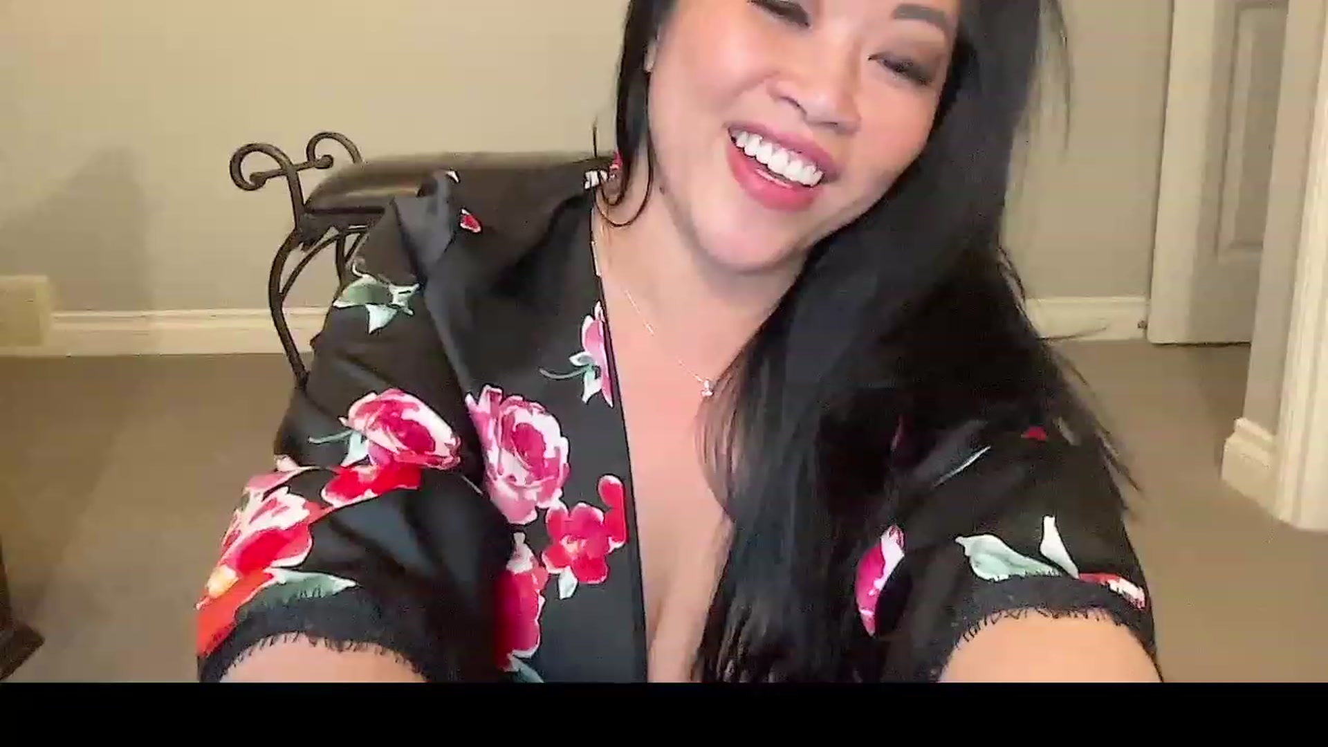 Gallery image thumbnail from Jade_Lee's myfreecams stream on, 03/24/2023, 02:07 image 12 of 20