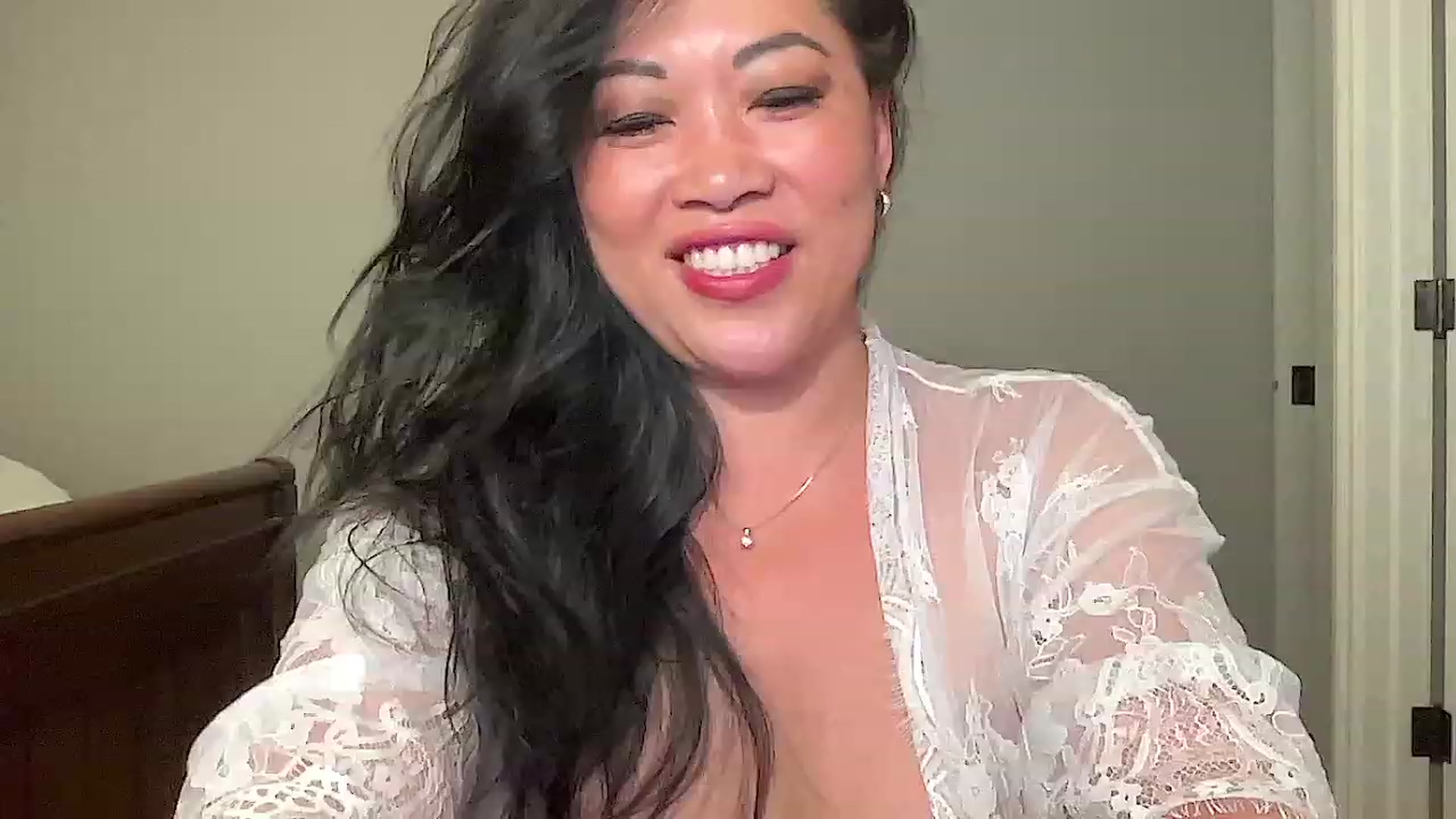 Gallery image thumbnail from Jade_Lee's myfreecams stream on, 05/04/2023, 03:25 image 14 of 20