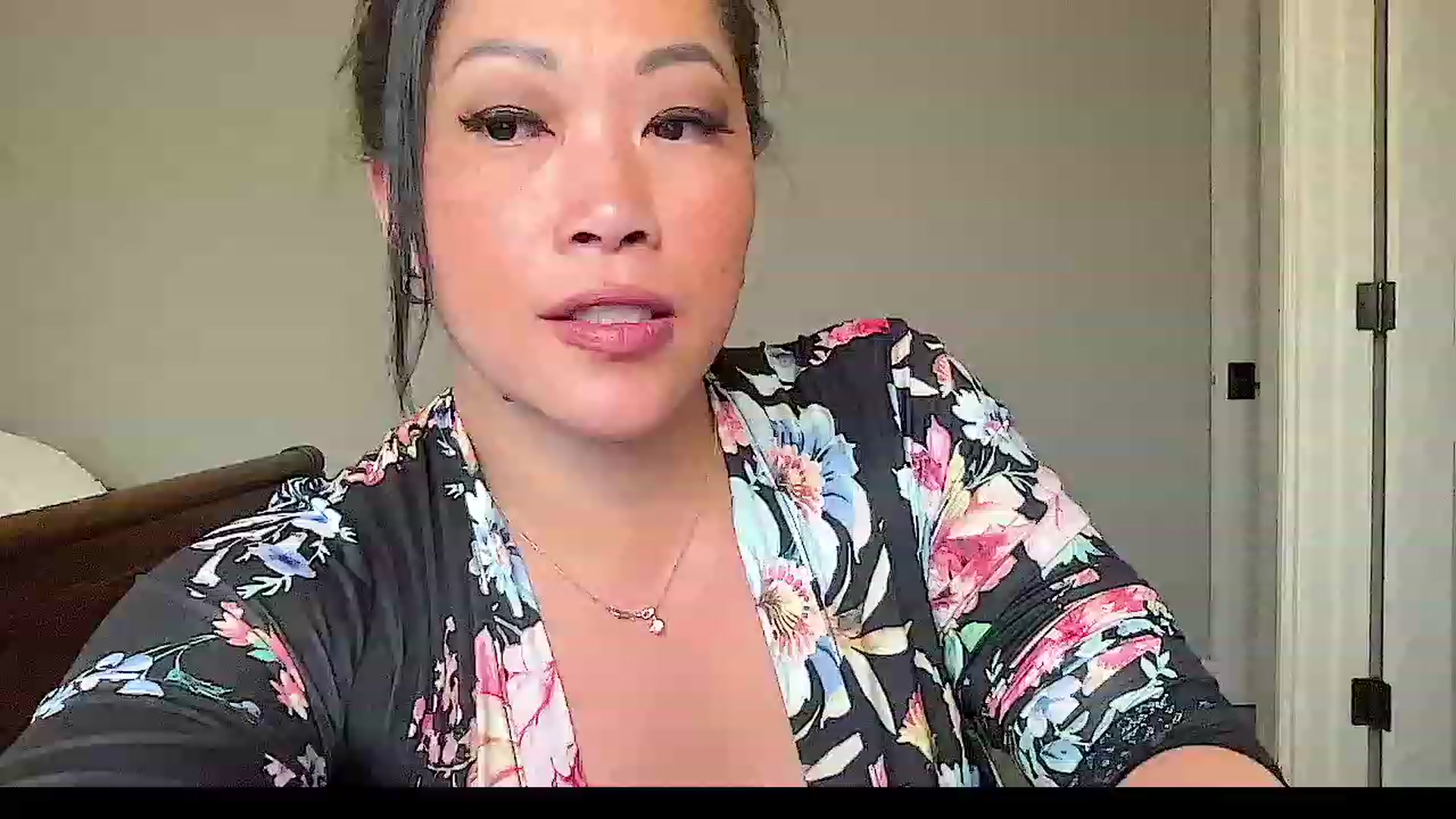Gallery image thumbnail from Jade_Lee's myfreecams stream on, 05/17/2023, 03:34 image 1 of 20