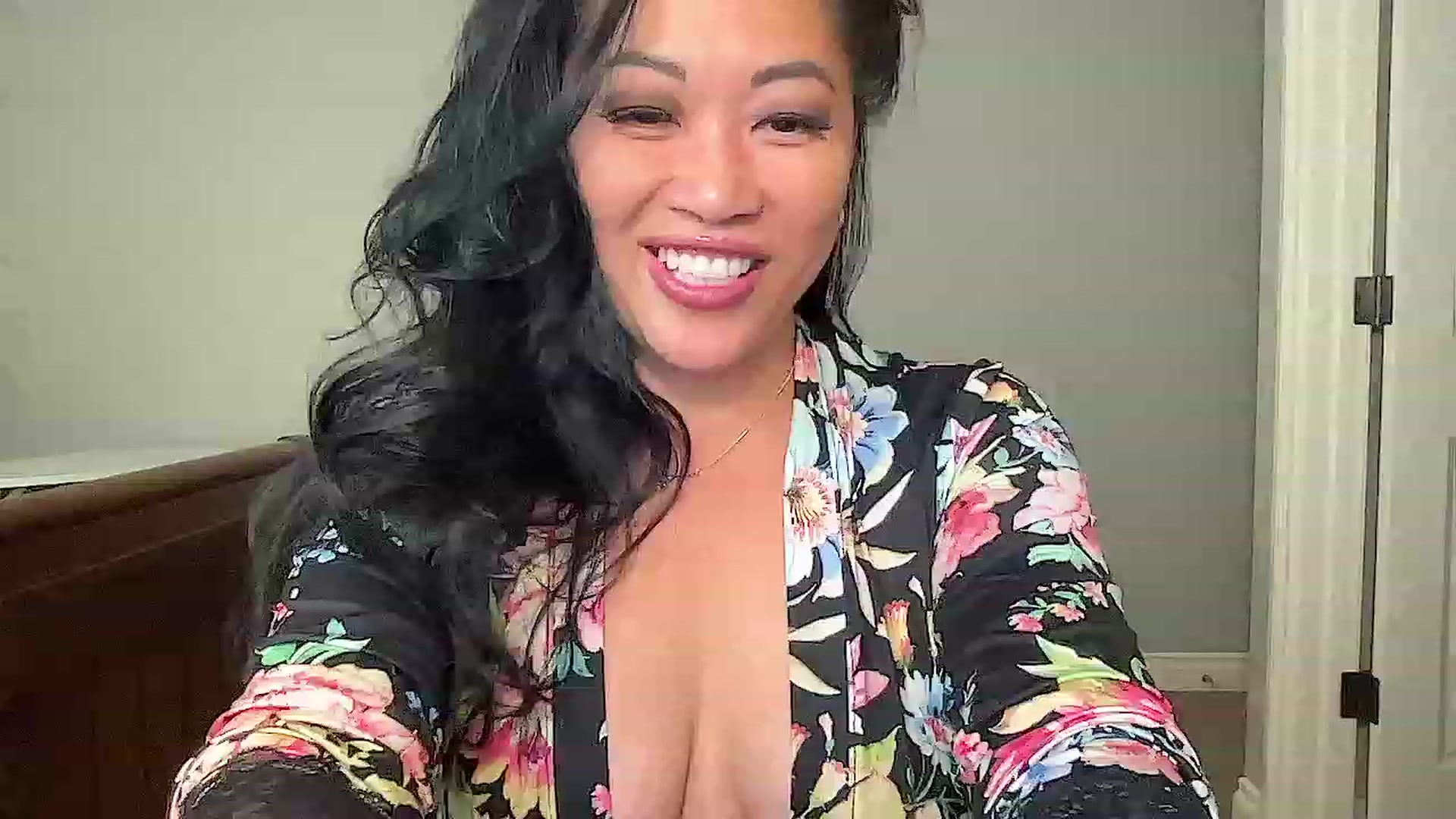 Gallery image thumbnail from Jade_Lee's myfreecams stream on, 08/04/2023, 01:55 image 2 of 20