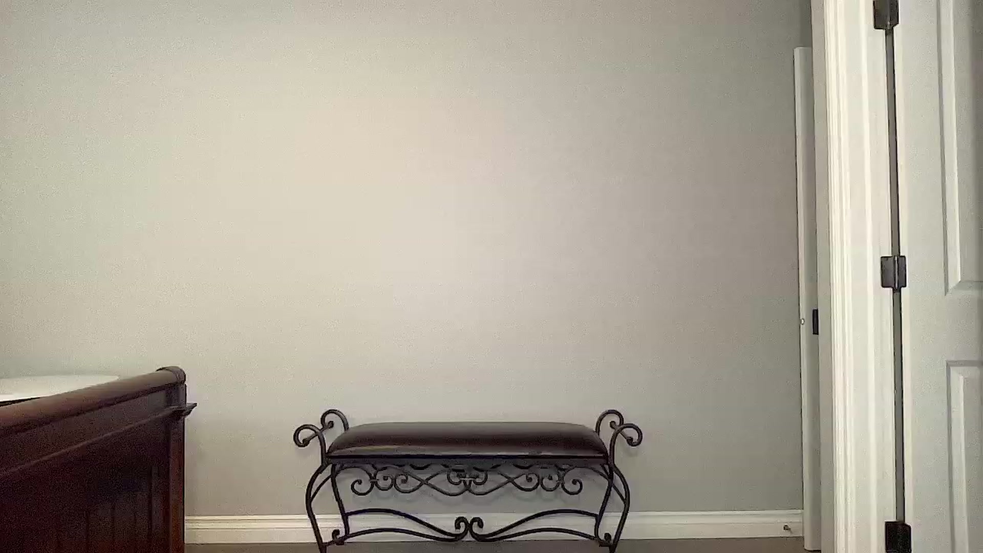 Gallery image thumbnail from Jade_Lee's myfreecams stream on, 08/08/2023, 01:39 image 10 of 20