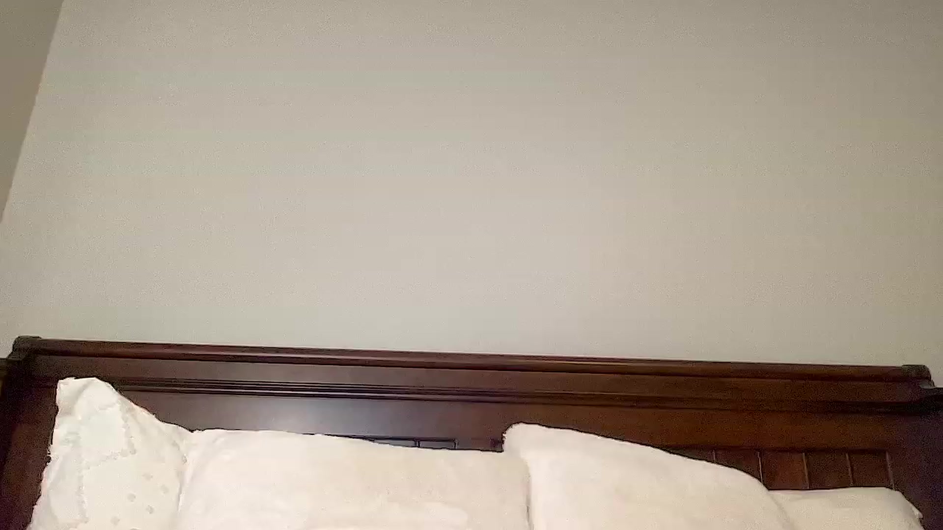 Gallery image thumbnail from Jade_Lee's myfreecams stream on, 08/12/2023, 03:51 image 10 of 20