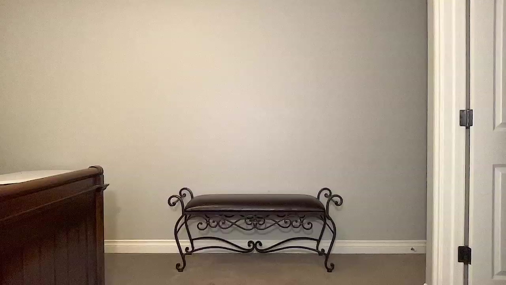 Gallery image thumbnail from Jade_Lee's myfreecams stream on, 08/19/2023, 02:19 image 1 of 20