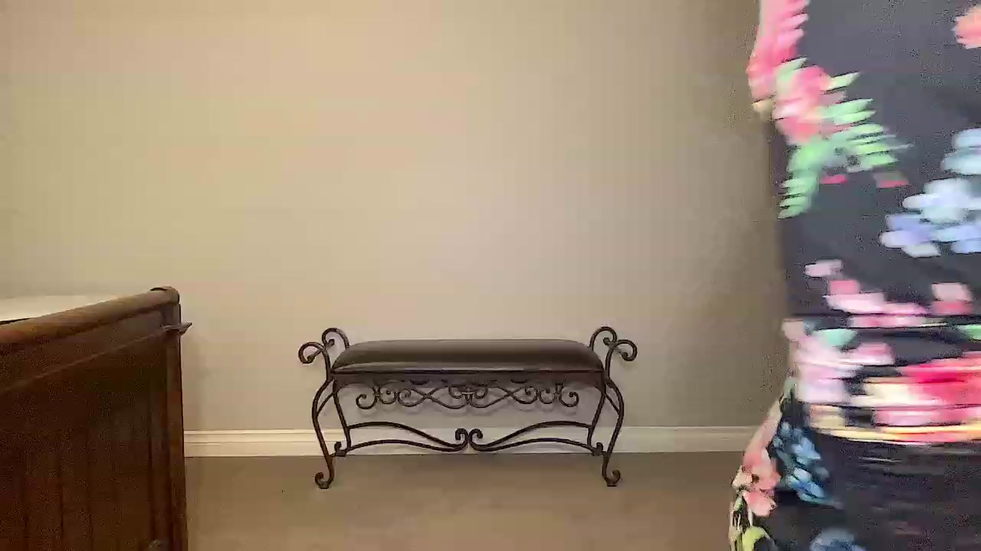 Gallery image thumbnail from Jade_Lee's myfreecams stream on, 08/23/2023, 02:33 image 14 of 20
