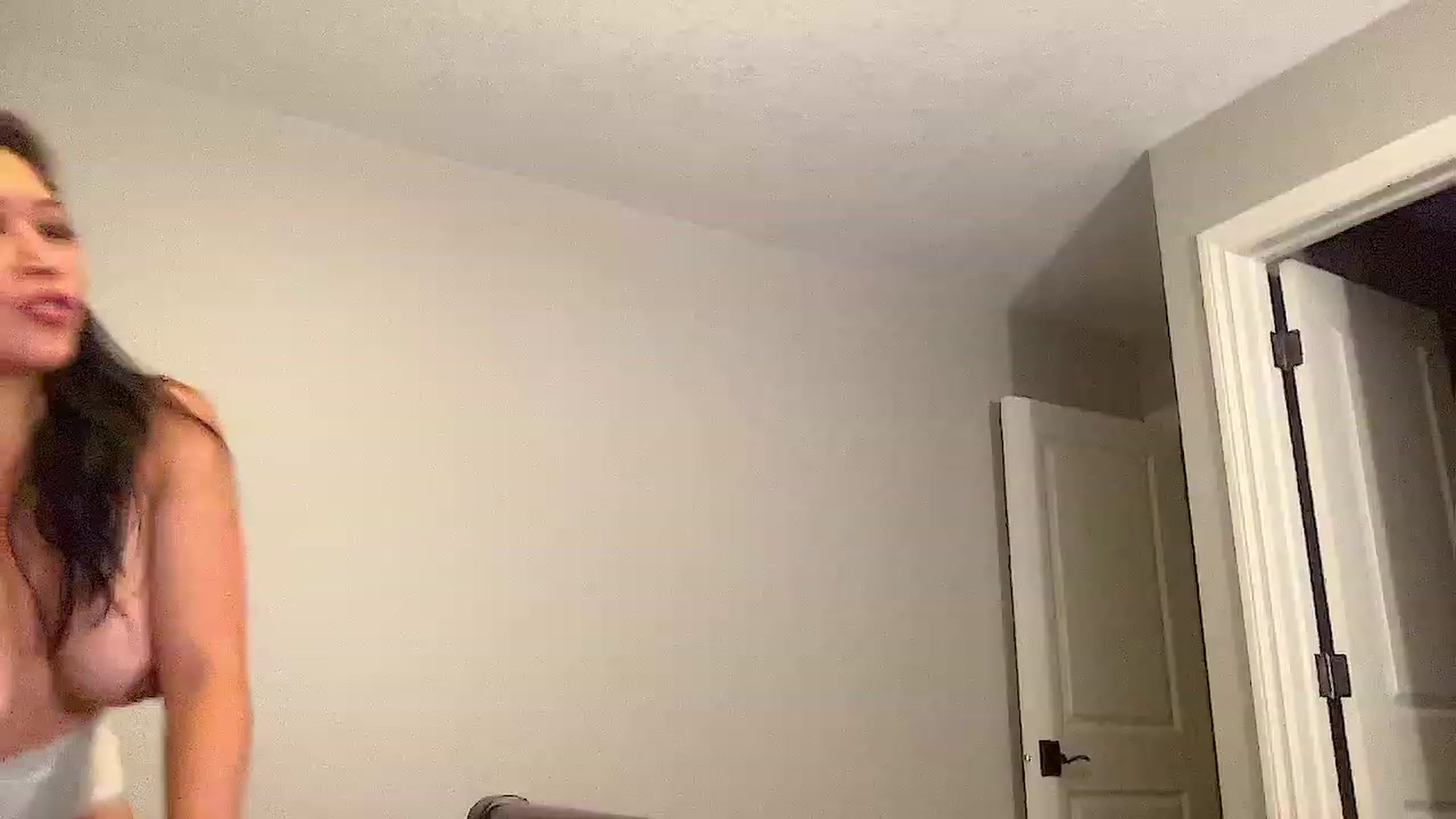 Gallery image thumbnail from Jade_Lee's myfreecams stream on, 08/27/2023, 03:31 image 9 of 20