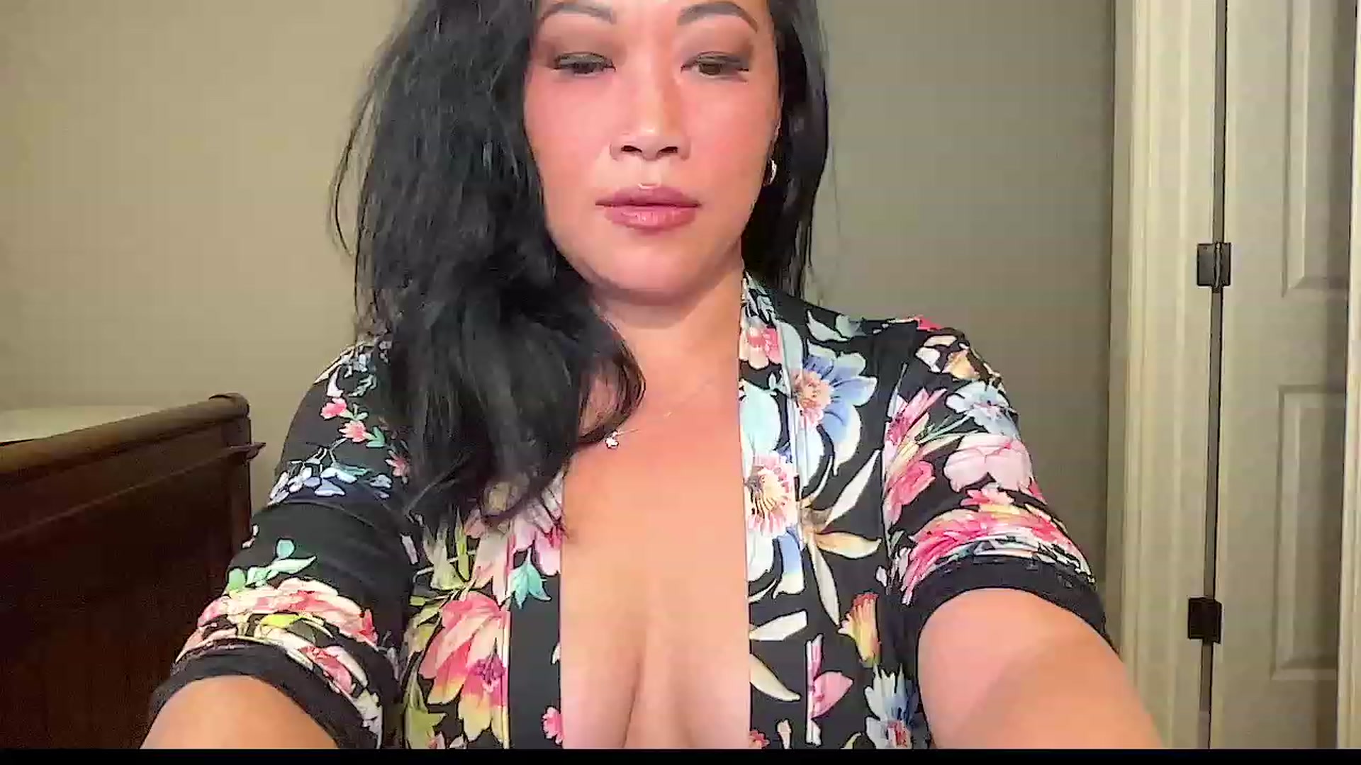 Gallery image thumbnail from Jade_Lee's myfreecams stream on, 10/05/2023, 03:06 image 8 of 20