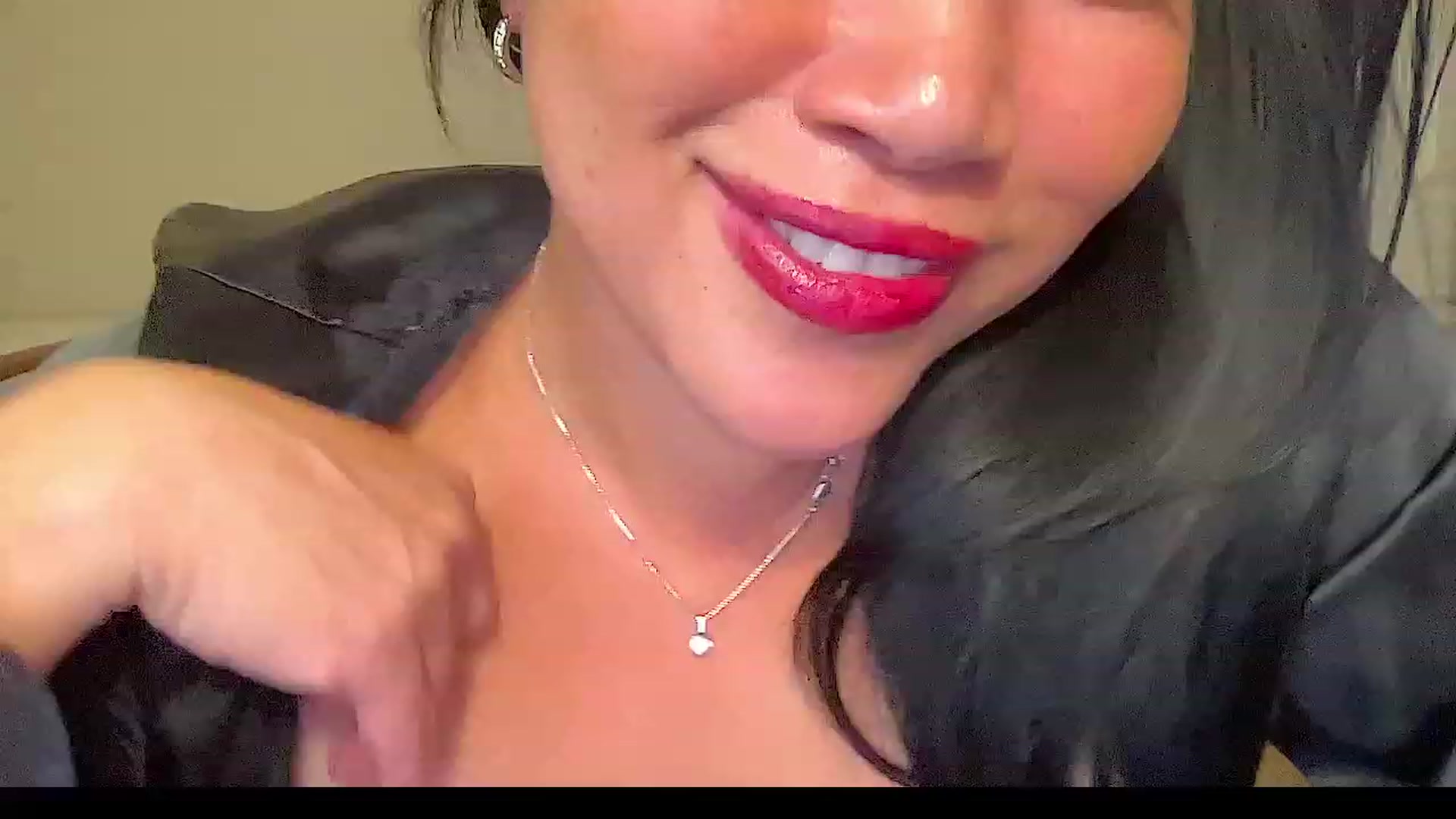 Gallery image thumbnail from Jade_Lee's myfreecams stream on, 10/22/2023, 02:37 image 17 of 20