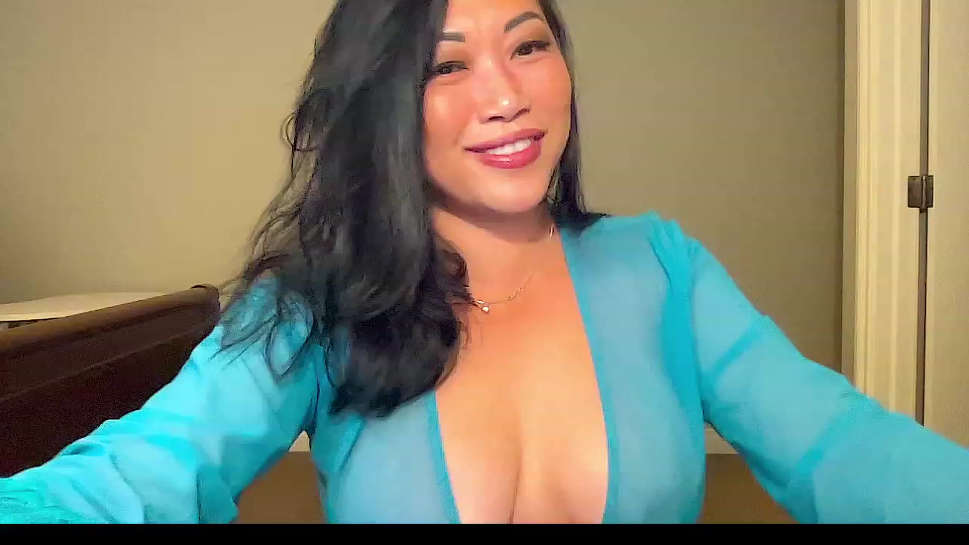 Gallery image thumbnail from Jade_Lee's myfreecams stream on, 10/30/2023, 03:07 image 5 of 20