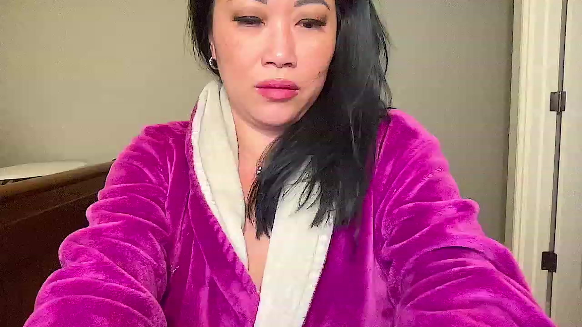Gallery image thumbnail from Jade_Lee's myfreecams stream on, 12/21/2023, 04:48 image 19 of 20