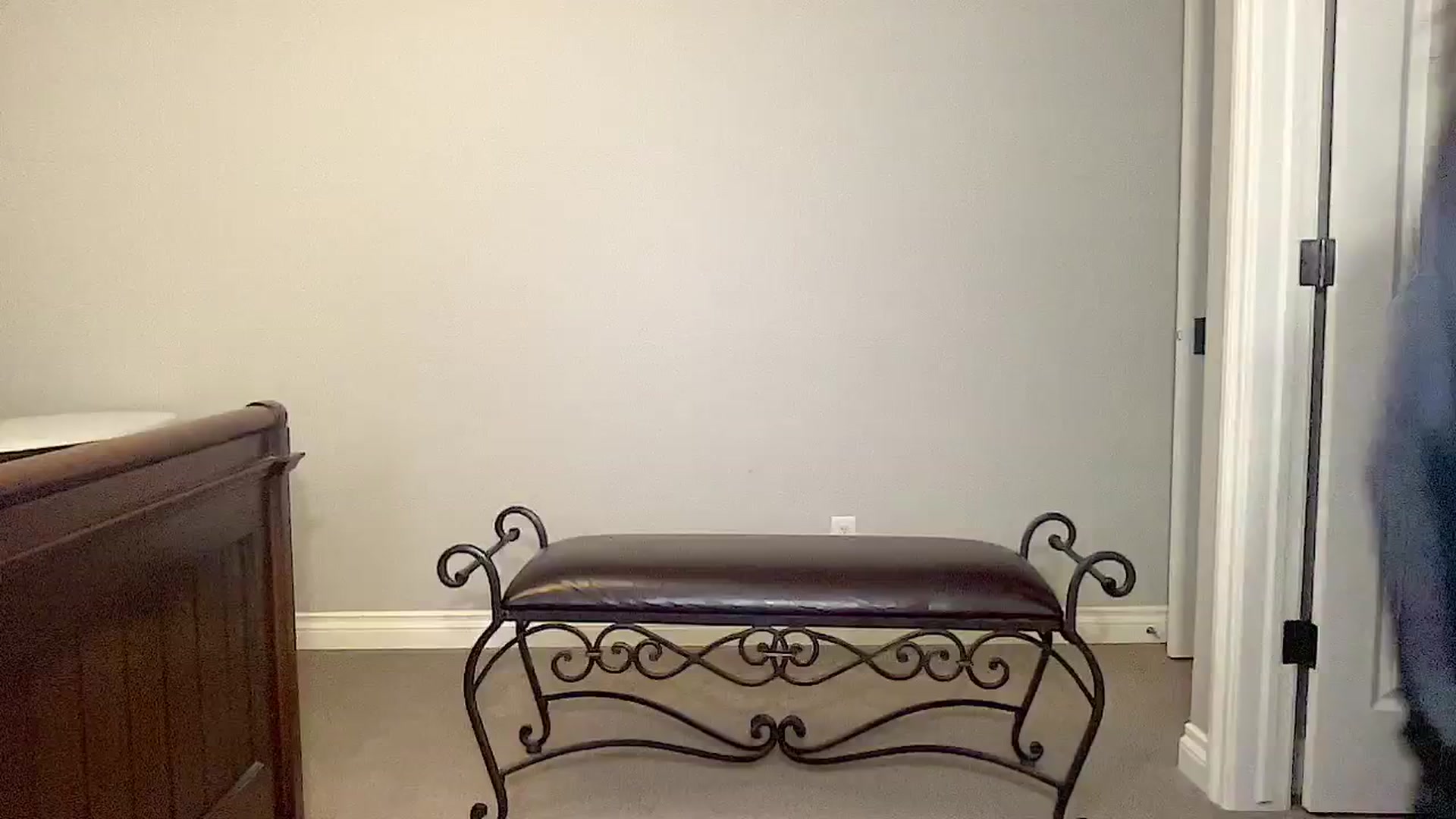 Gallery image thumbnail from Jade_Lee's myfreecams stream on, 01/22/2024, 04:06 image 7 of 20