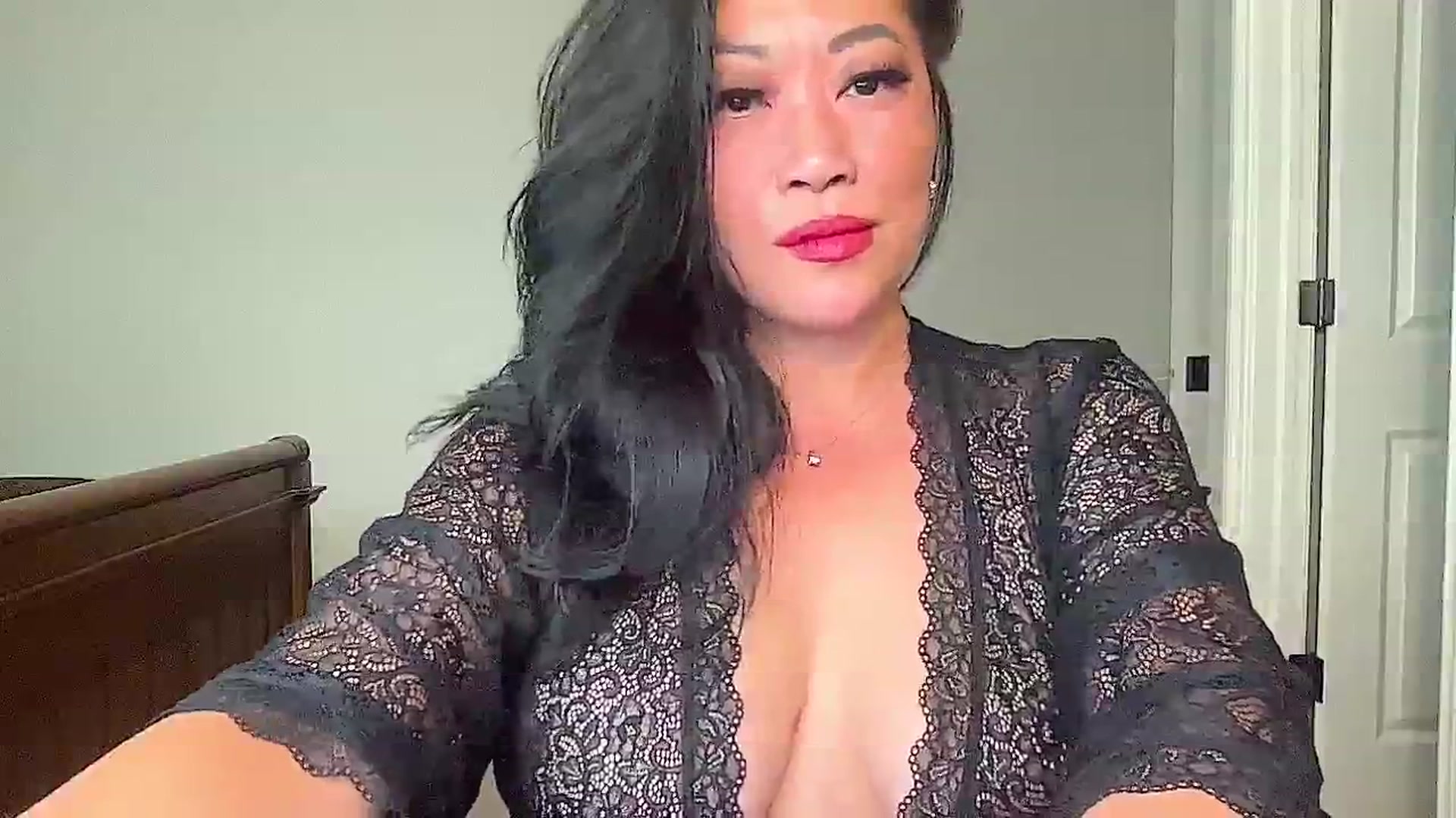 Gallery image thumbnail from Jade_Lee's myfreecams stream on, 06/21/2024, 02:03 image 10 of 20