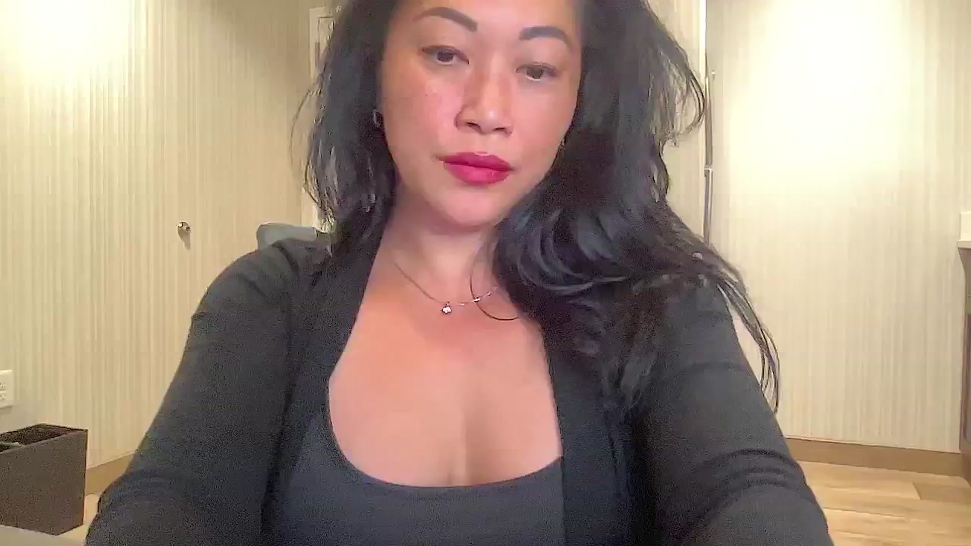 Gallery image thumbnail from Jade_Lee's myfreecams stream on, 06/30/2024, 03:08 image 6 of 20