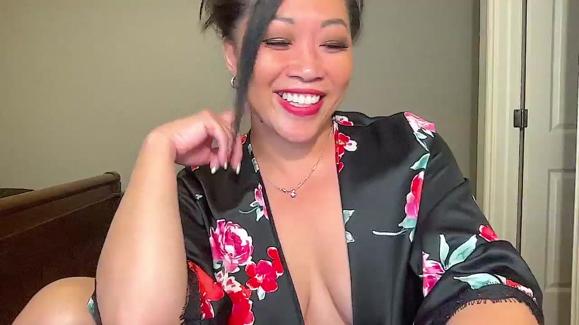 Gallery image thumbnail from Jade_Lee's myfreecams stream on, 10/02/2024, 04:28 image 4 of 20