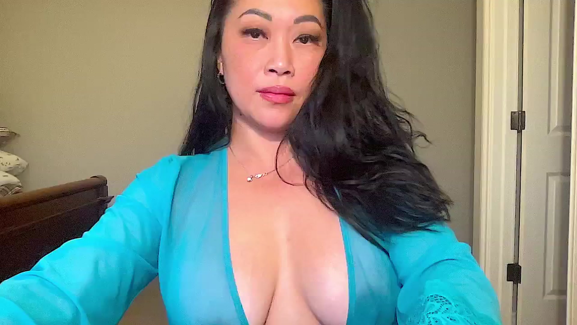 Gallery image thumbnail from Jade_Lee's myfreecams stream on, 03/15/2025, 01:09 image 17 of 20