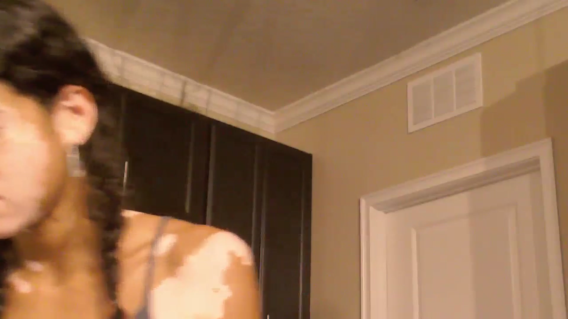 Gallery image thumbnail from Jade_Luv7's myfreecams stream on, 07/23/2023, 24:32 image 13 of 20