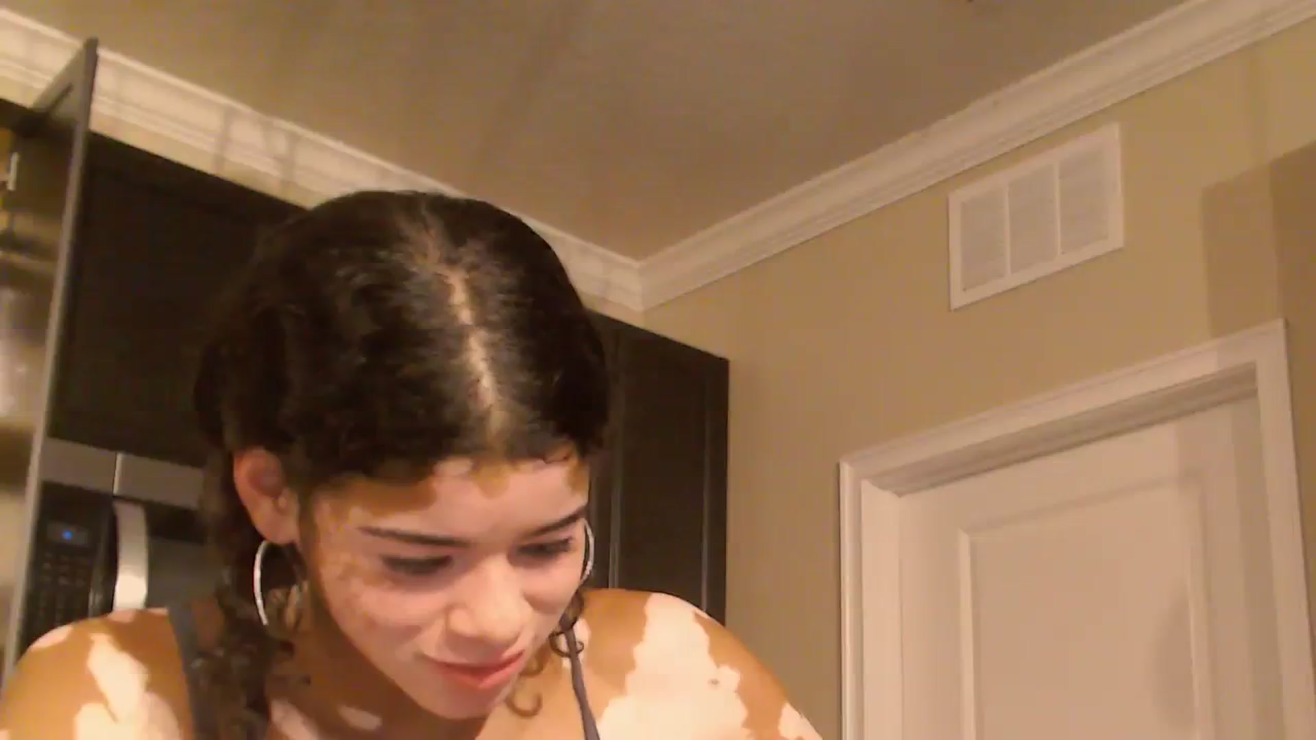 Gallery image thumbnail from Jade_Luv7's myfreecams stream on, 07/23/2023, 24:32 image 2 of 20