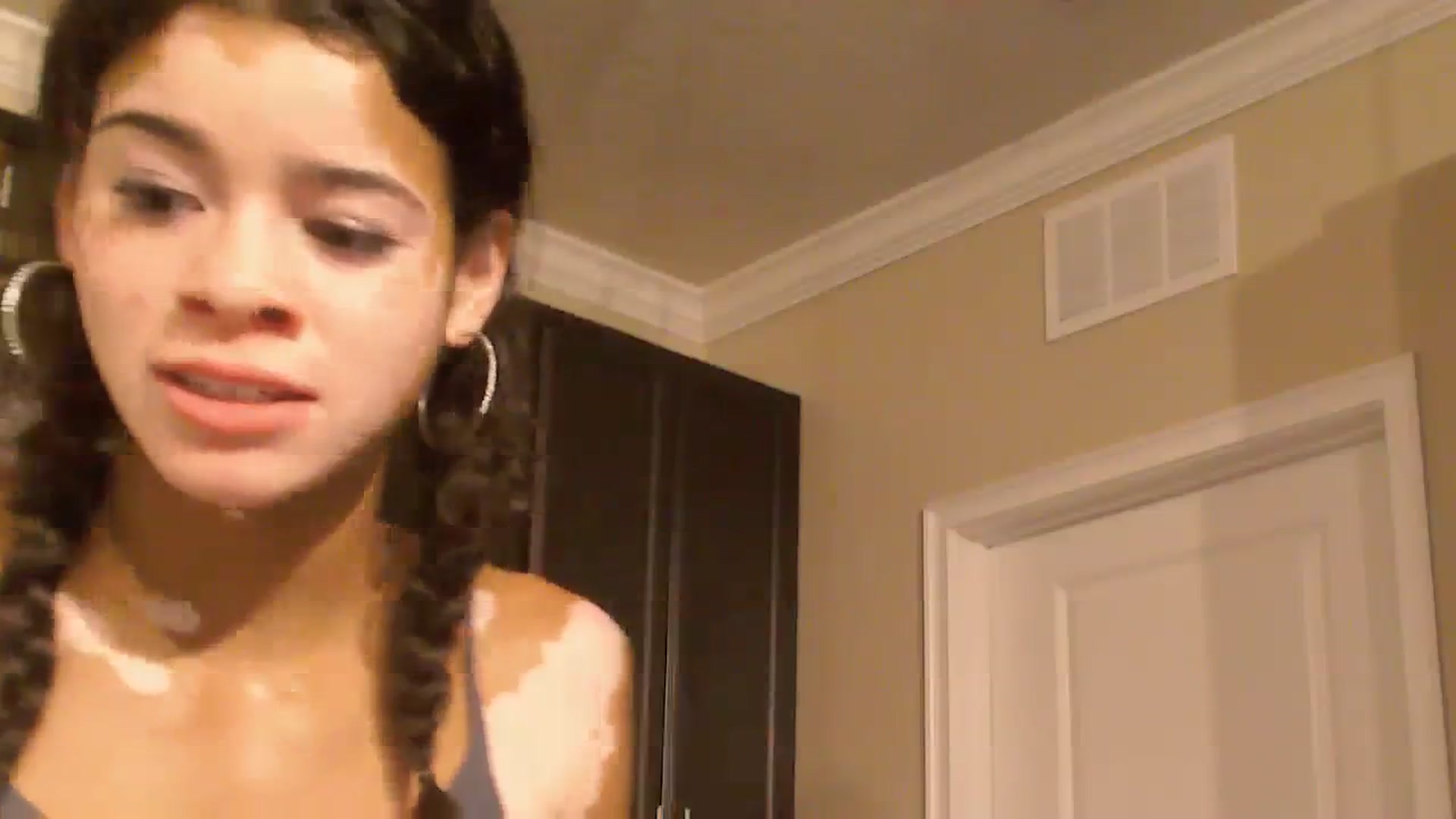 Gallery image thumbnail from Jade_Luv7's myfreecams stream on, 07/23/2023, 24:32 image 15 of 20