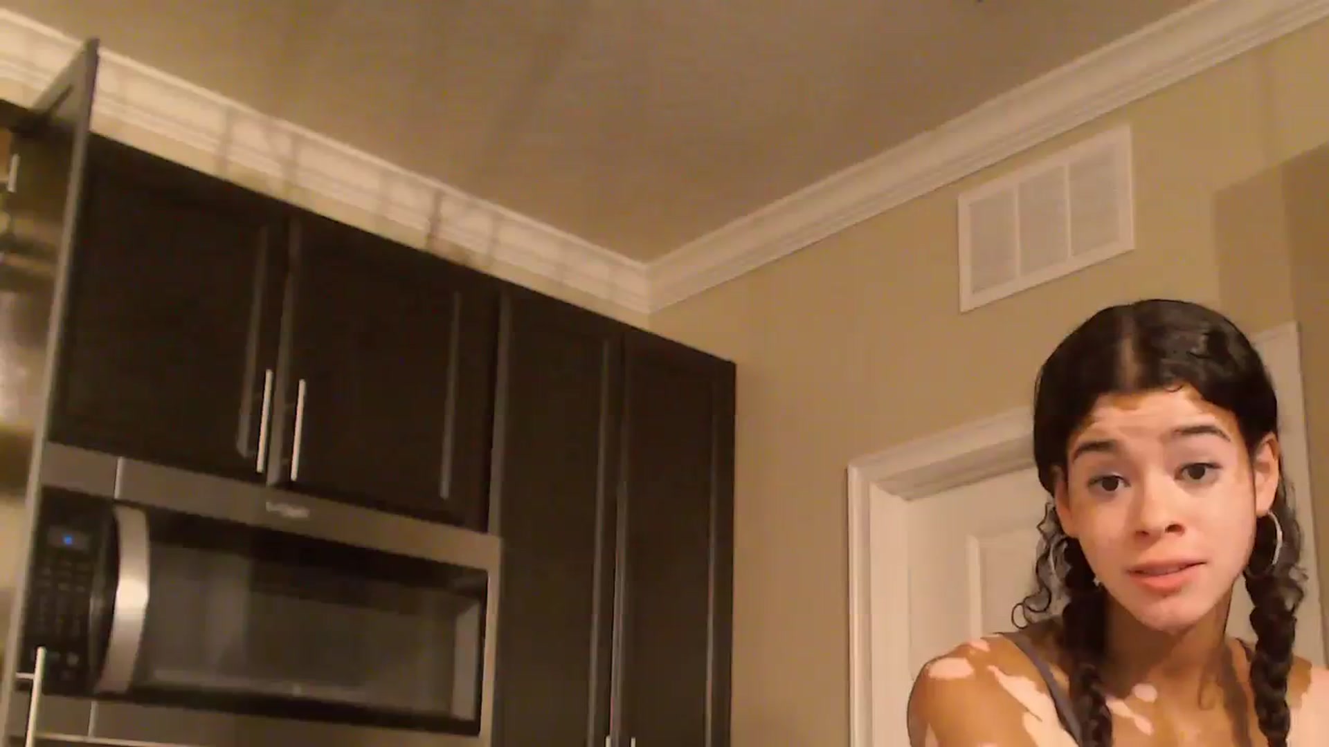 Gallery image thumbnail from Jade_Luv7's myfreecams stream on, 07/23/2023, 24:32 image 3 of 20