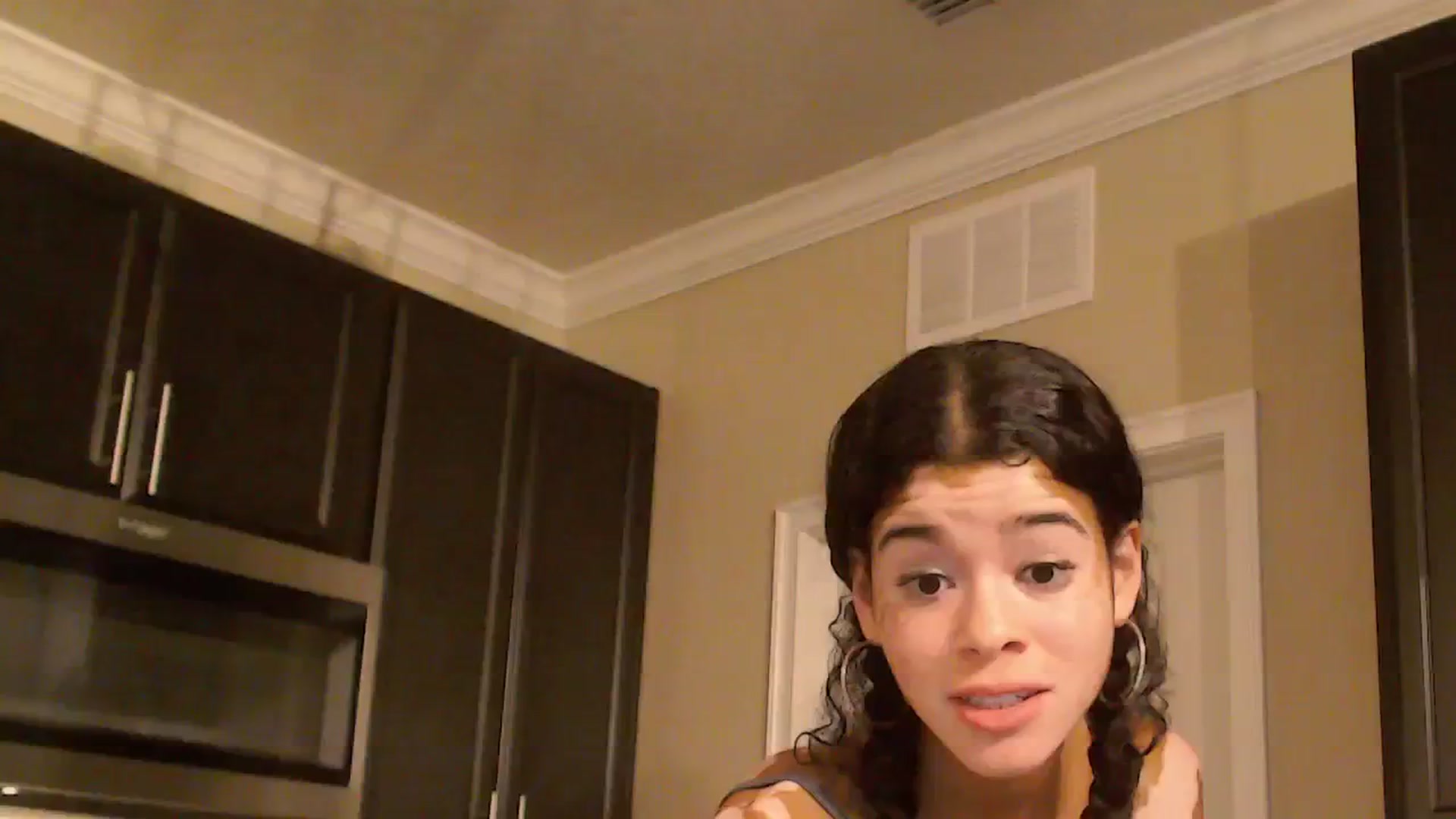 Gallery image thumbnail from Jade_Luv7's myfreecams stream on, 07/23/2023, 24:32 image 19 of 20