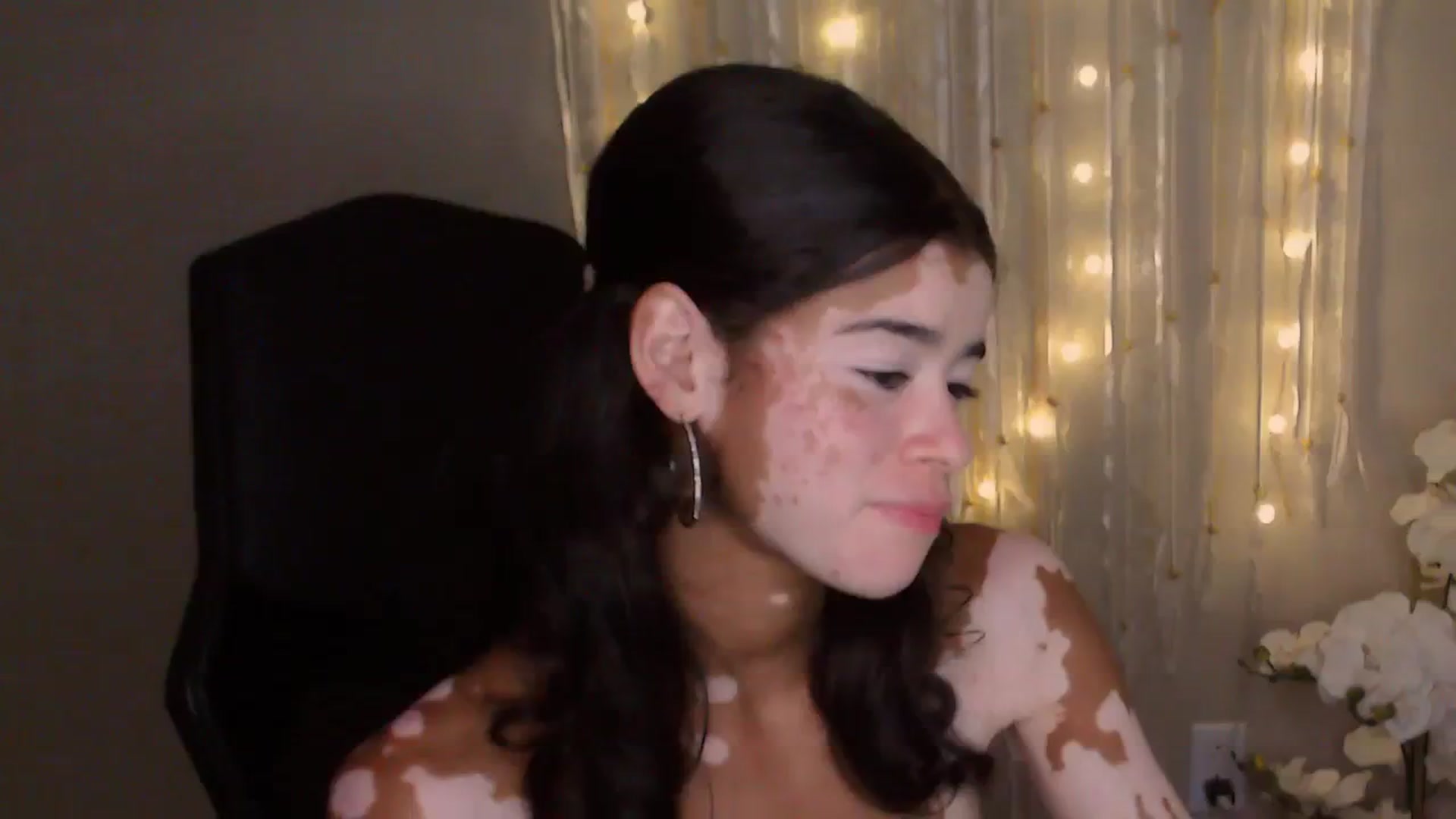 Gallery image thumbnail from Jade_Luv7's myfreecams stream on, 07/25/2023, 09:16 image 17 of 20
