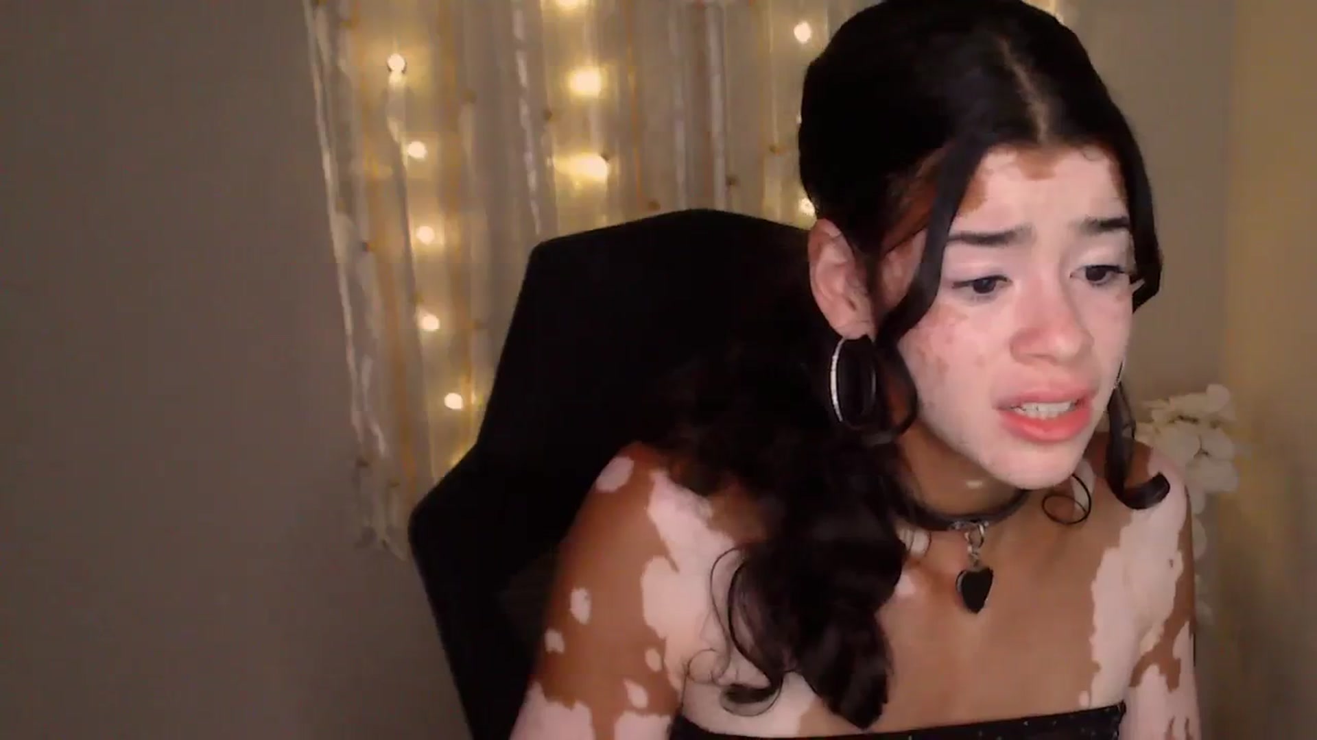 Gallery image thumbnail from Jade_Luv7's myfreecams stream on, 07/26/2023, 04:08 image 17 of 20