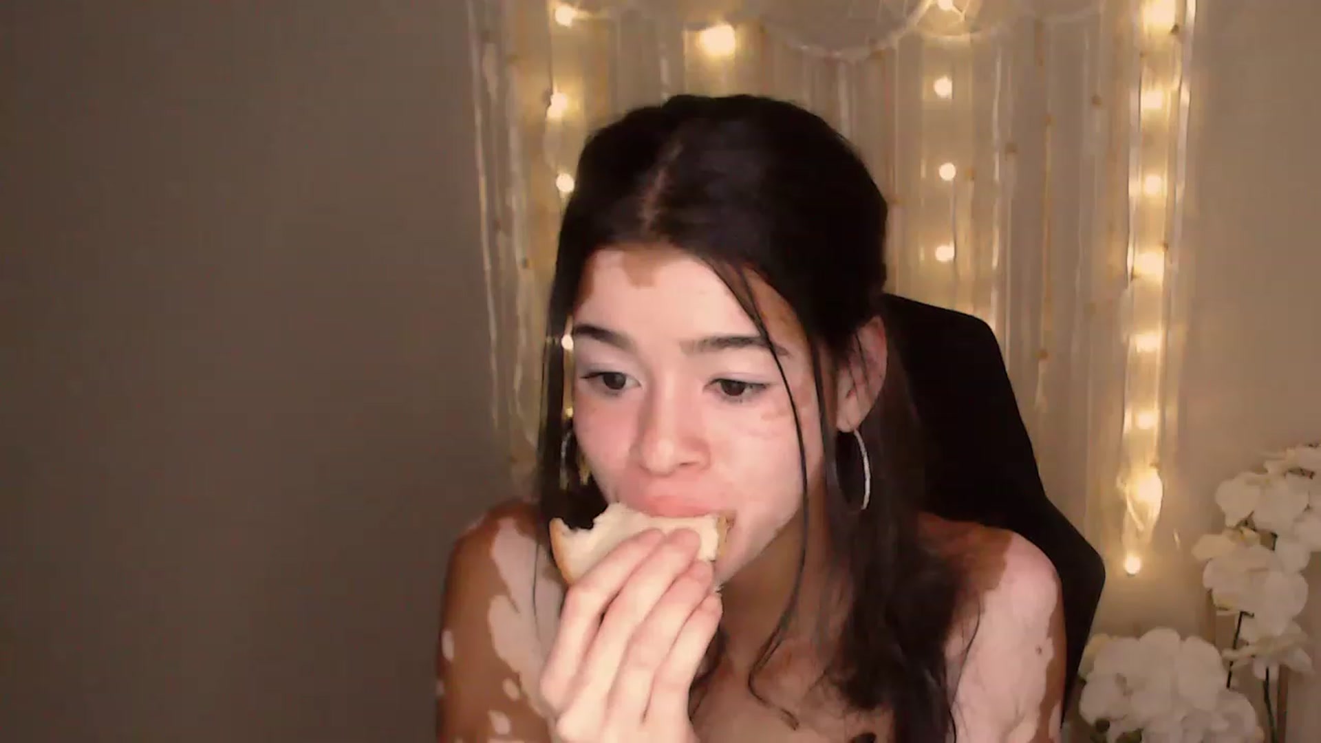 Gallery image thumbnail from Jade_Luv7's myfreecams stream on, 07/29/2023, 03:53 image 3 of 20