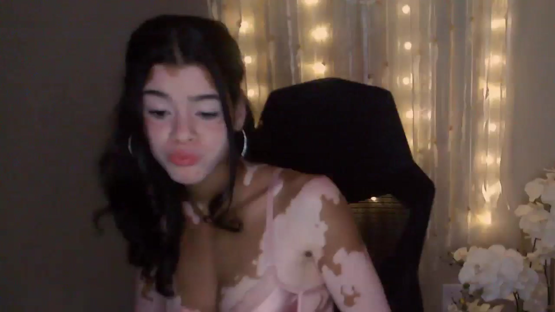 Gallery image thumbnail from Jade_Luv7's myfreecams stream on, 08/01/2023, 06:14 image 1 of 20