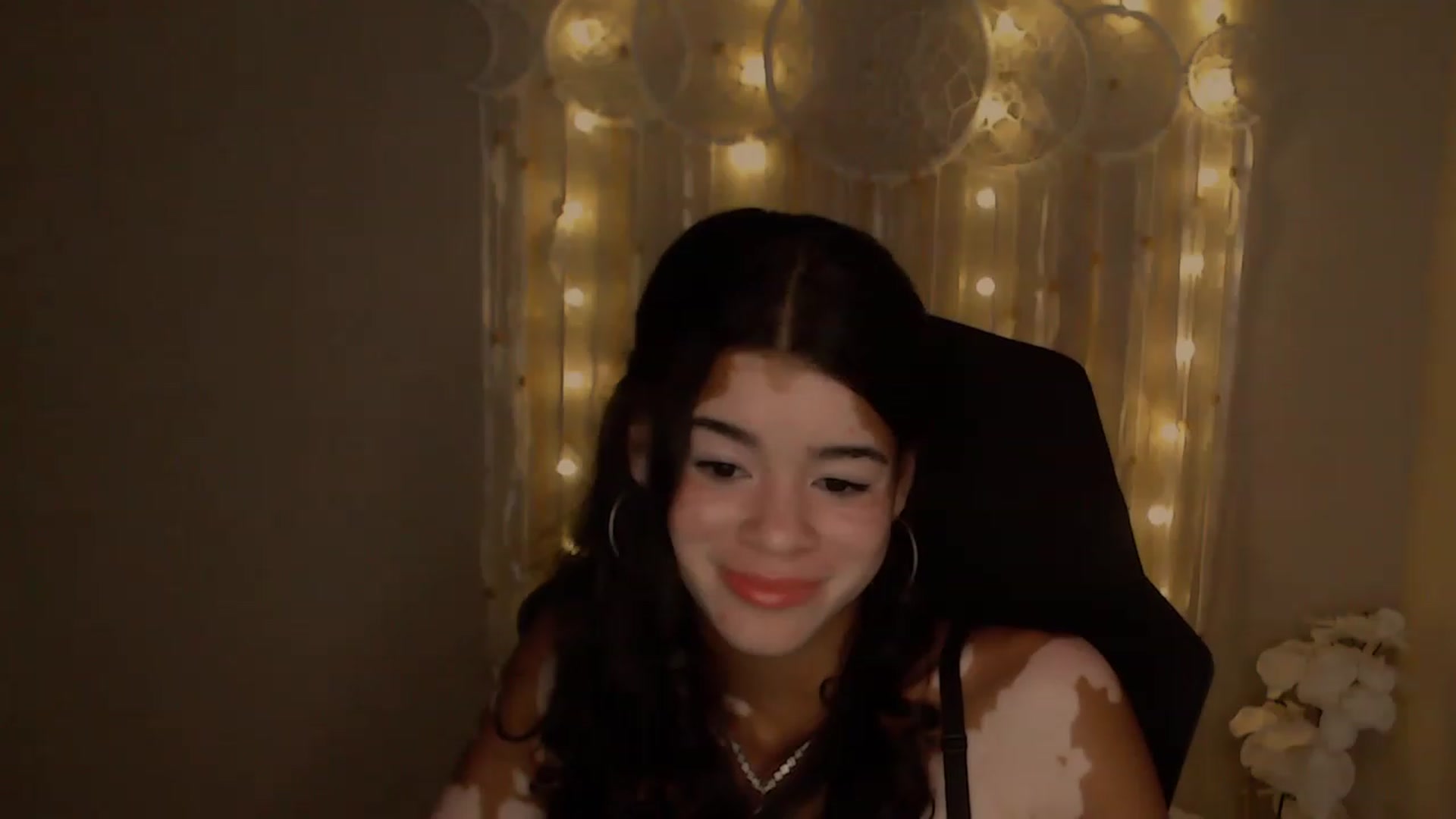 Gallery image thumbnail from Jade_Luv7's myfreecams stream on, 08/05/2023, 01:57 image 13 of 20