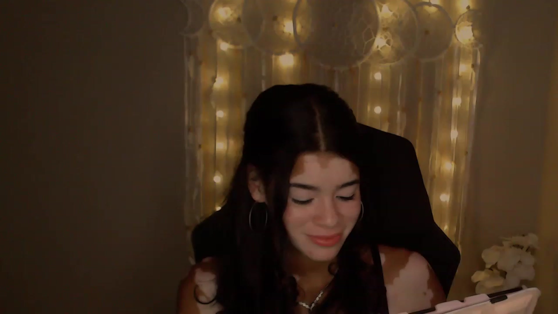 Gallery image thumbnail from Jade_Luv7's myfreecams stream on, 08/05/2023, 01:57 image 17 of 20