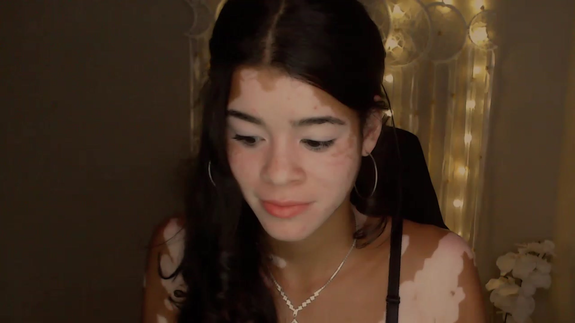 Gallery image thumbnail from Jade_Luv7's myfreecams stream on, 08/05/2023, 01:57 image 20 of 20