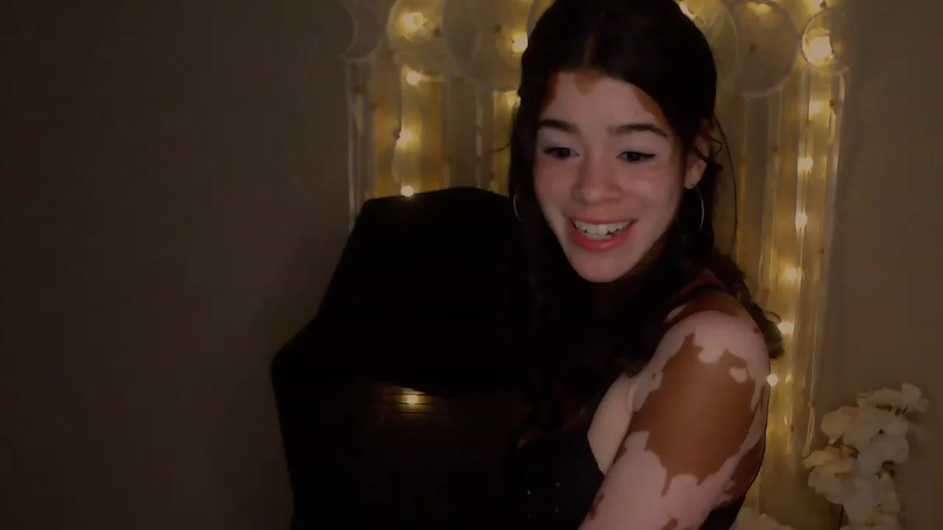 Gallery image thumbnail from Jade_Luv7's myfreecams stream on, 08/05/2023, 03:21 image 15 of 20