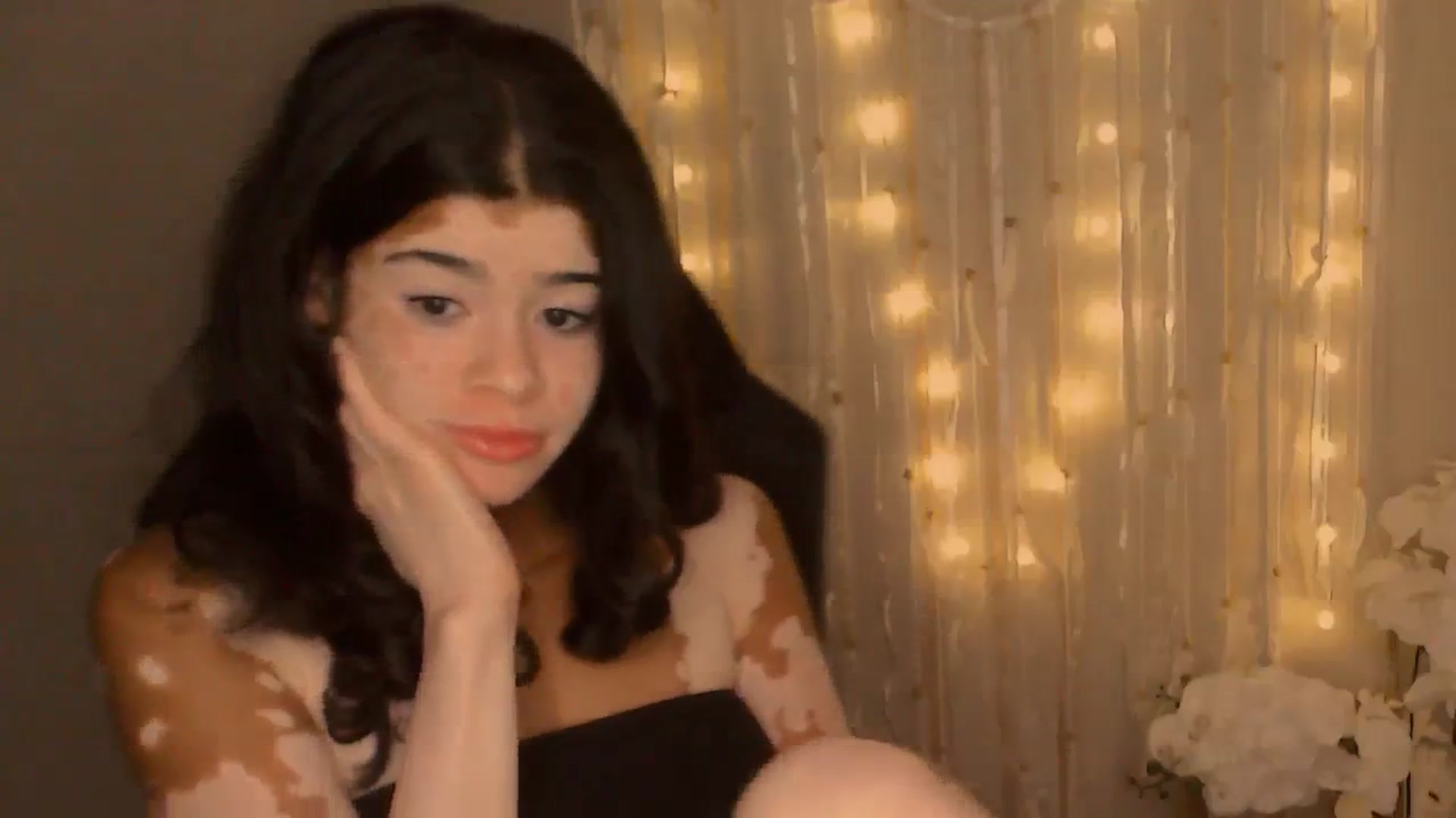 Gallery image thumbnail from Jade_Luv7's myfreecams stream on, 08/13/2023, 04:26 image 6 of 20