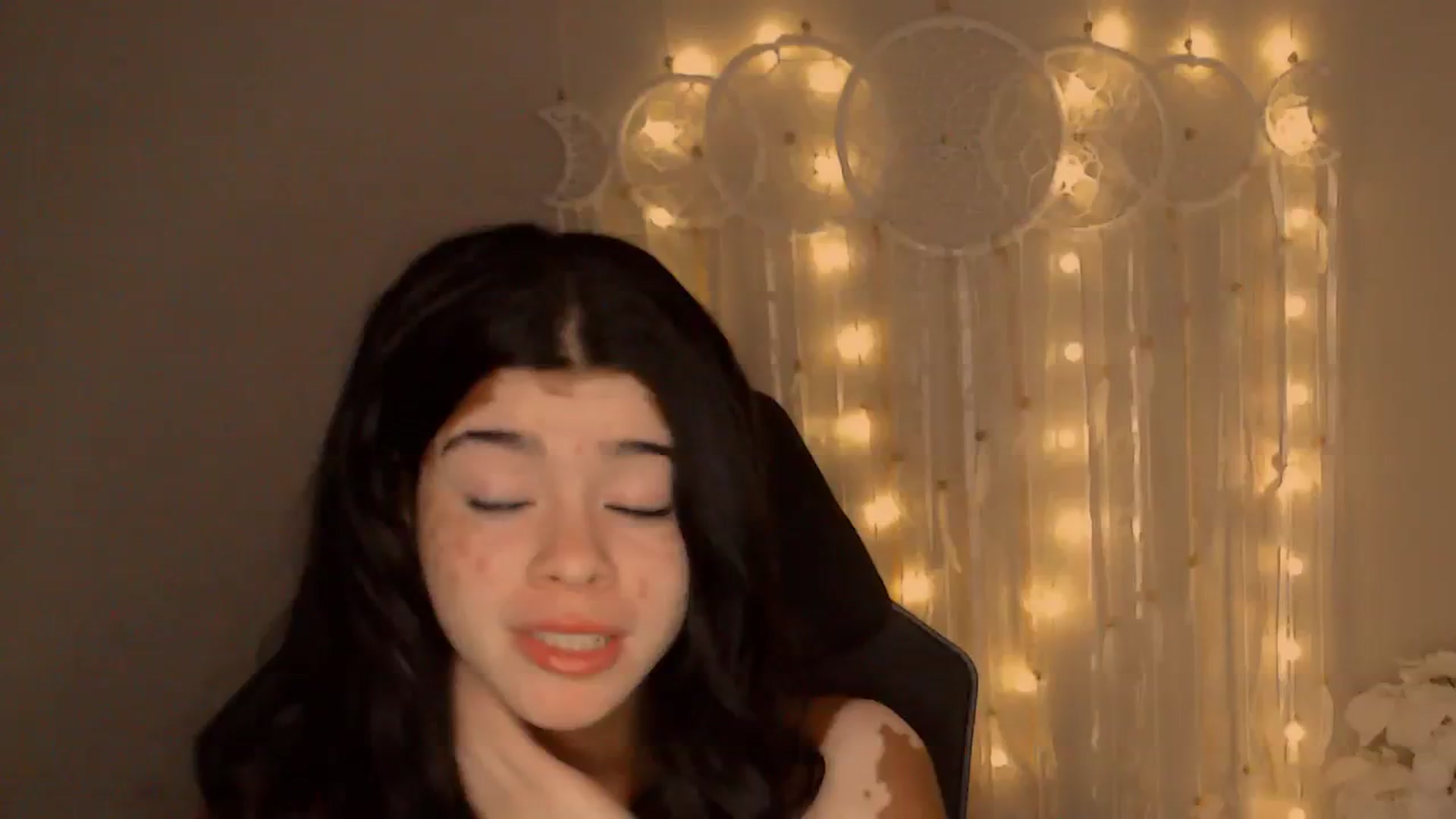 Gallery image thumbnail from Jade_Luv7's myfreecams stream on, 08/13/2023, 04:26 image 1 of 20
