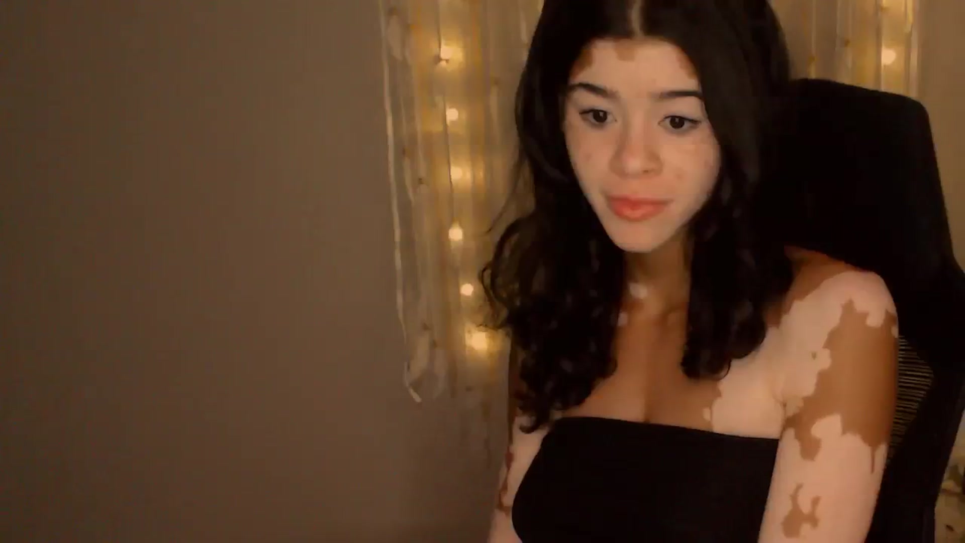Gallery image thumbnail from Jade_Luv7's myfreecams stream on, 08/13/2023, 04:26 image 9 of 20