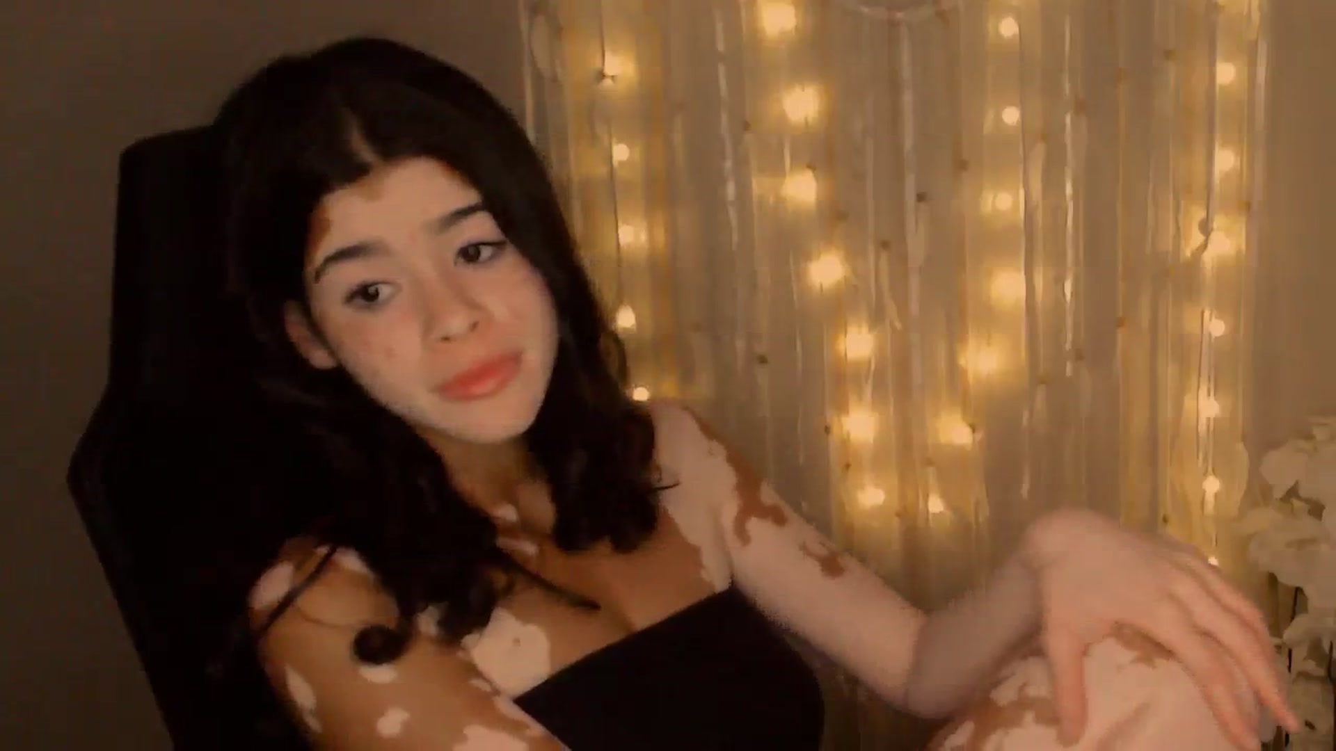 Gallery image thumbnail from Jade_Luv7's myfreecams stream on, 08/13/2023, 04:26 image 12 of 20